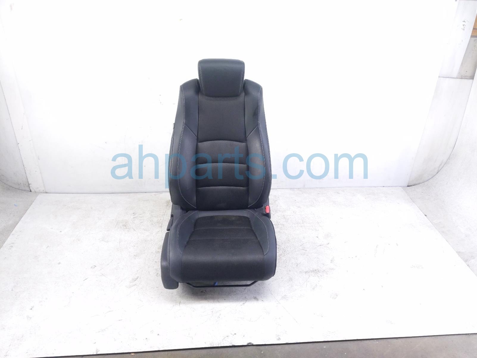 $115 Honda FR/RH SEAT - BLACK - W/O AIRBAG* $115 Honda FR/RH SEAT - BLACK - W/O AIRBAG*