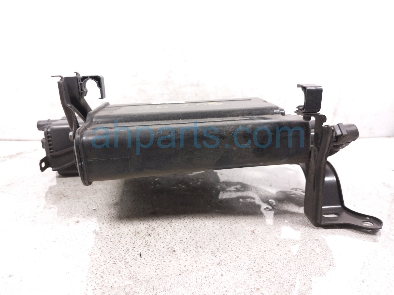 2014 Toyota Prius Fuel Vapor Charcoal Canister 77740 47060 Replacement 2014 Toyota Prius Fuel Vapor Charcoal Canister 77740 47060 Replacement thumbnail
