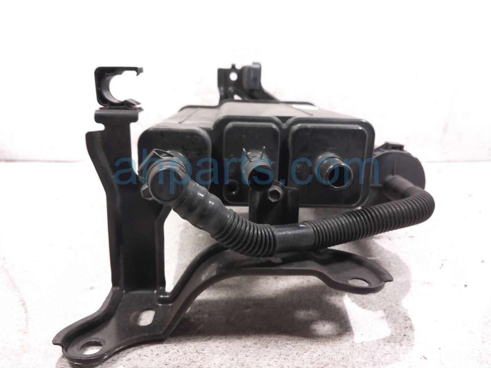 2014 Toyota Prius Fuel Vapor Charcoal Canister 77740 47060 Replacement 2014 Toyota Prius Fuel Vapor Charcoal Canister 77740 47060 Replacement thumbnail