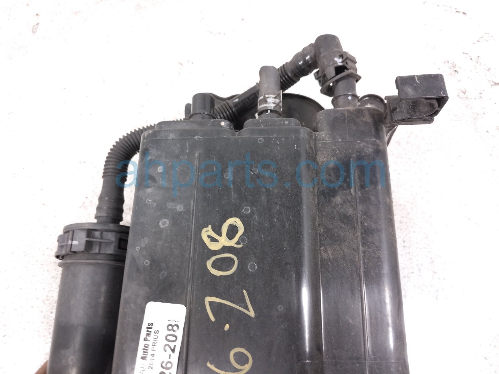 2014 Toyota Prius Fuel Vapor Charcoal Canister 77740 47060 Replacement 2014 Toyota Prius Fuel Vapor Charcoal Canister 77740 47060 Replacement thumbnail