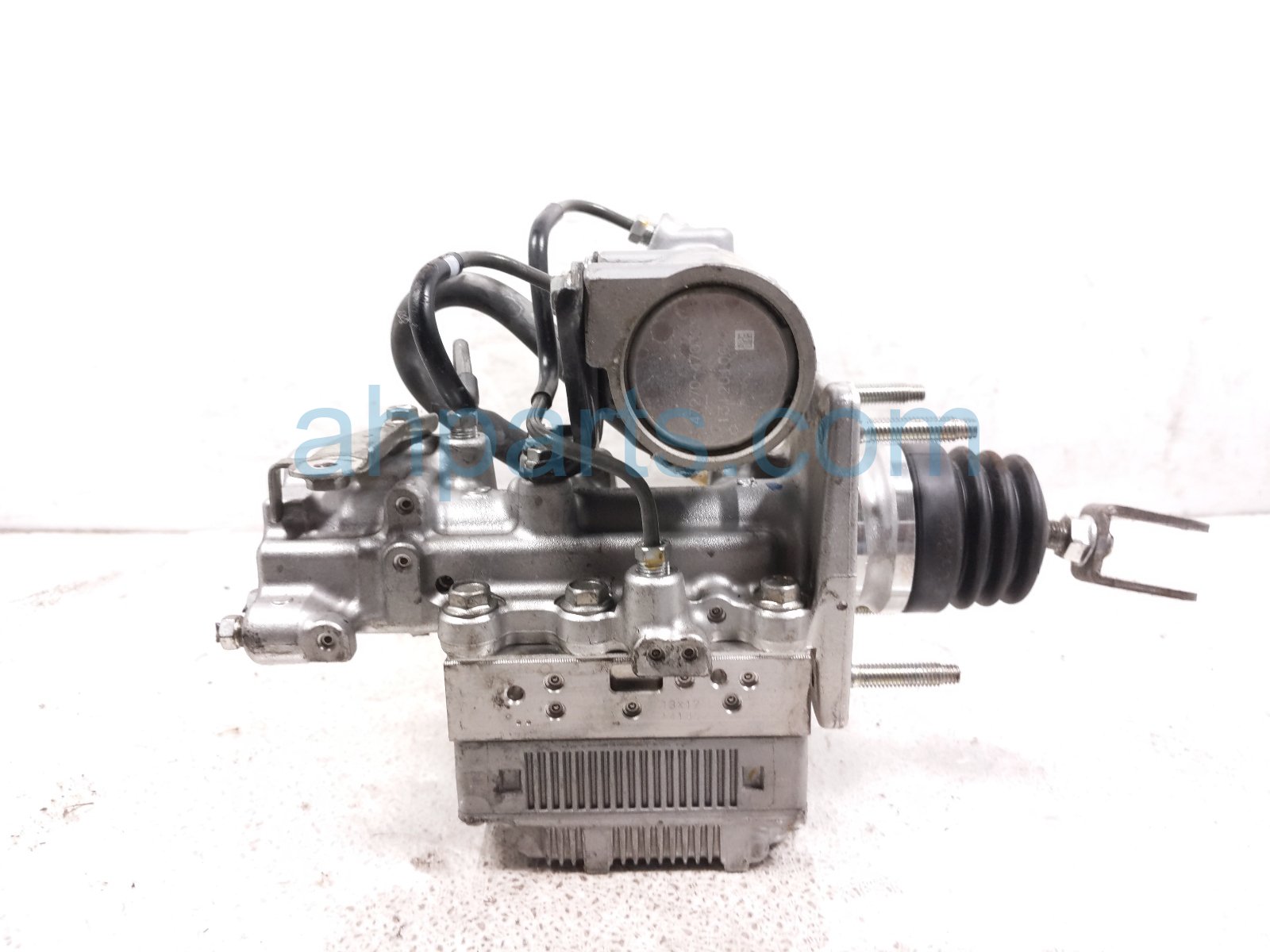 2014 Toyota Prius Brake Master Cylinder W/reservoir 47270 47030 Replacement 2014 Toyota Prius Brake Master Cylinder W/reservoir 47270 47030 Replacement thumbnail