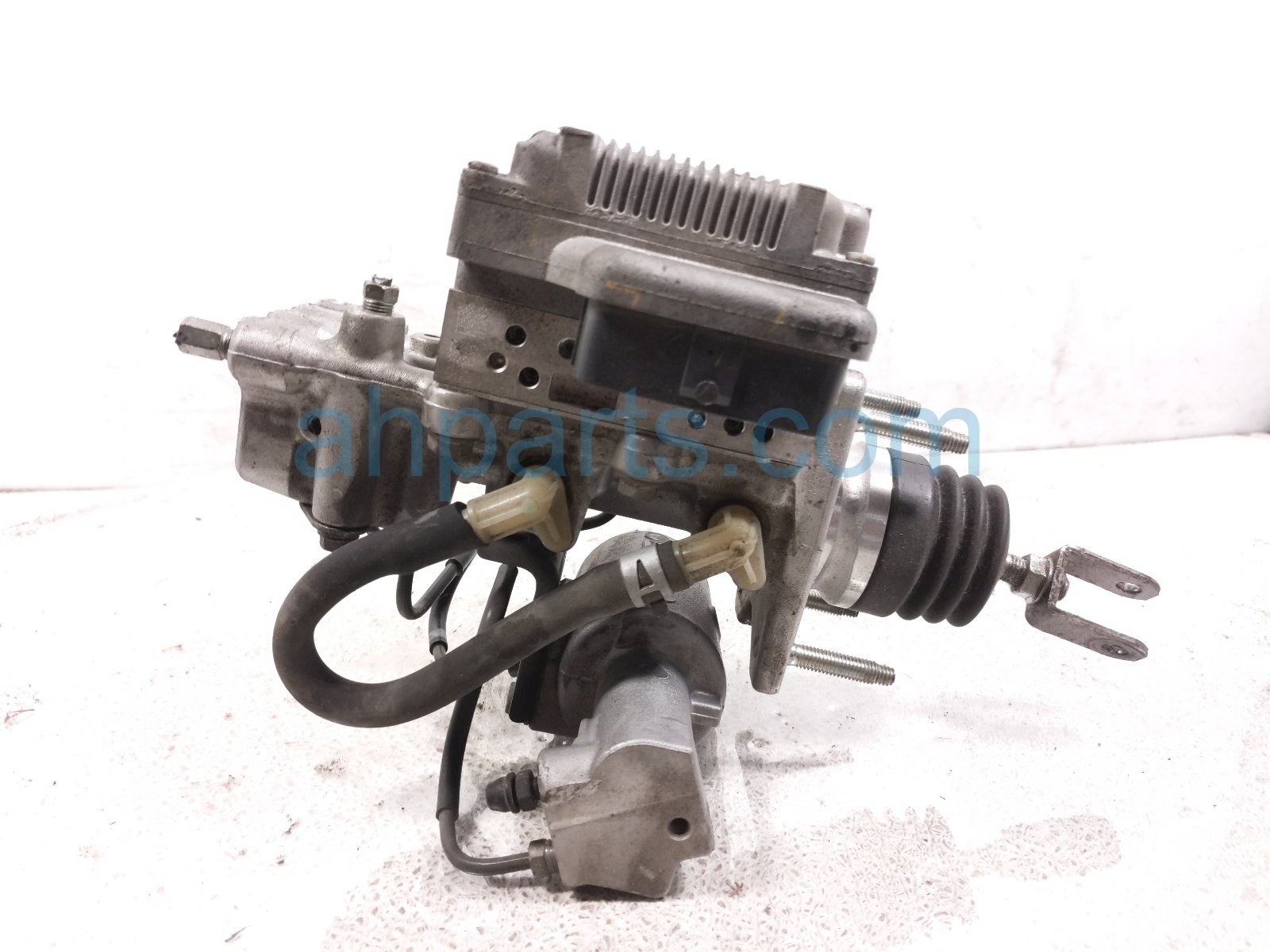 2014 Toyota Prius Brake Master Cylinder W/reservoir 47270 47030 Replacement 2014 Toyota Prius Brake Master Cylinder W/reservoir 47270 47030 Replacement thumbnail