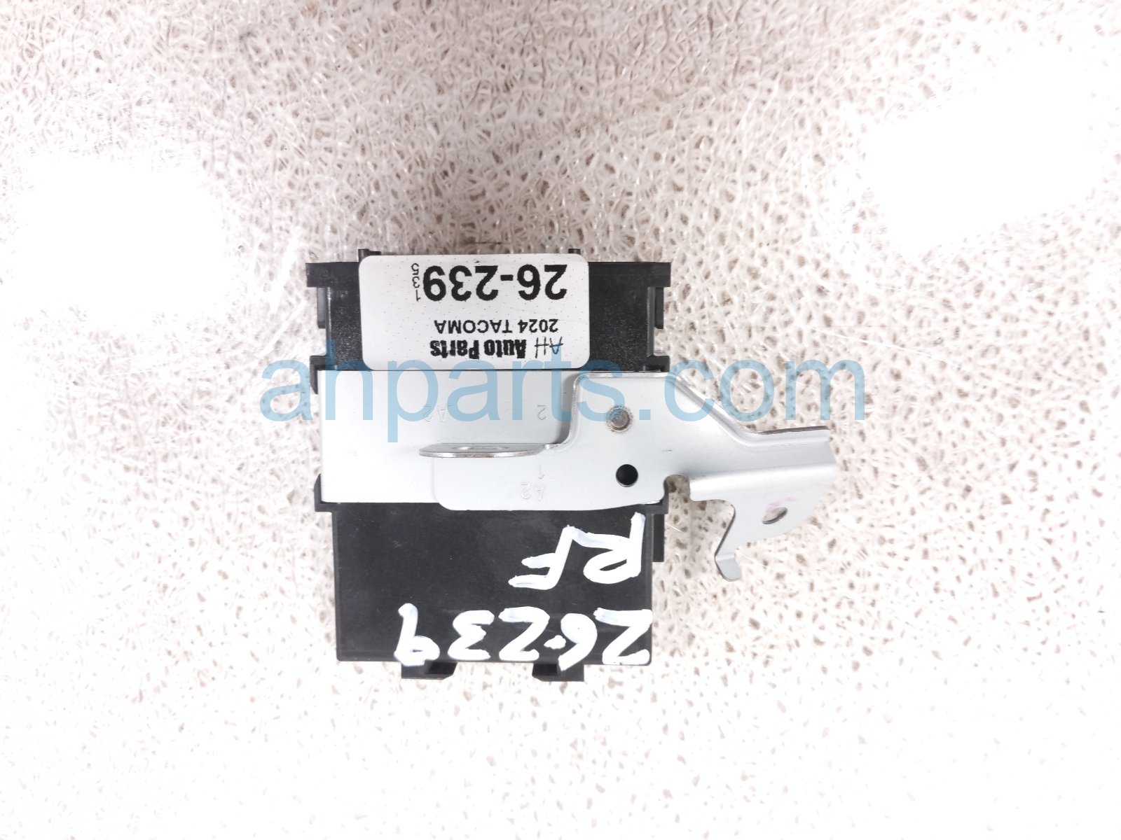 $49 Toyota NETWORK GATEWAY CTRL MOD - FR/RH $49 Toyota NETWORK GATEWAY CTRL MOD - FR/RH