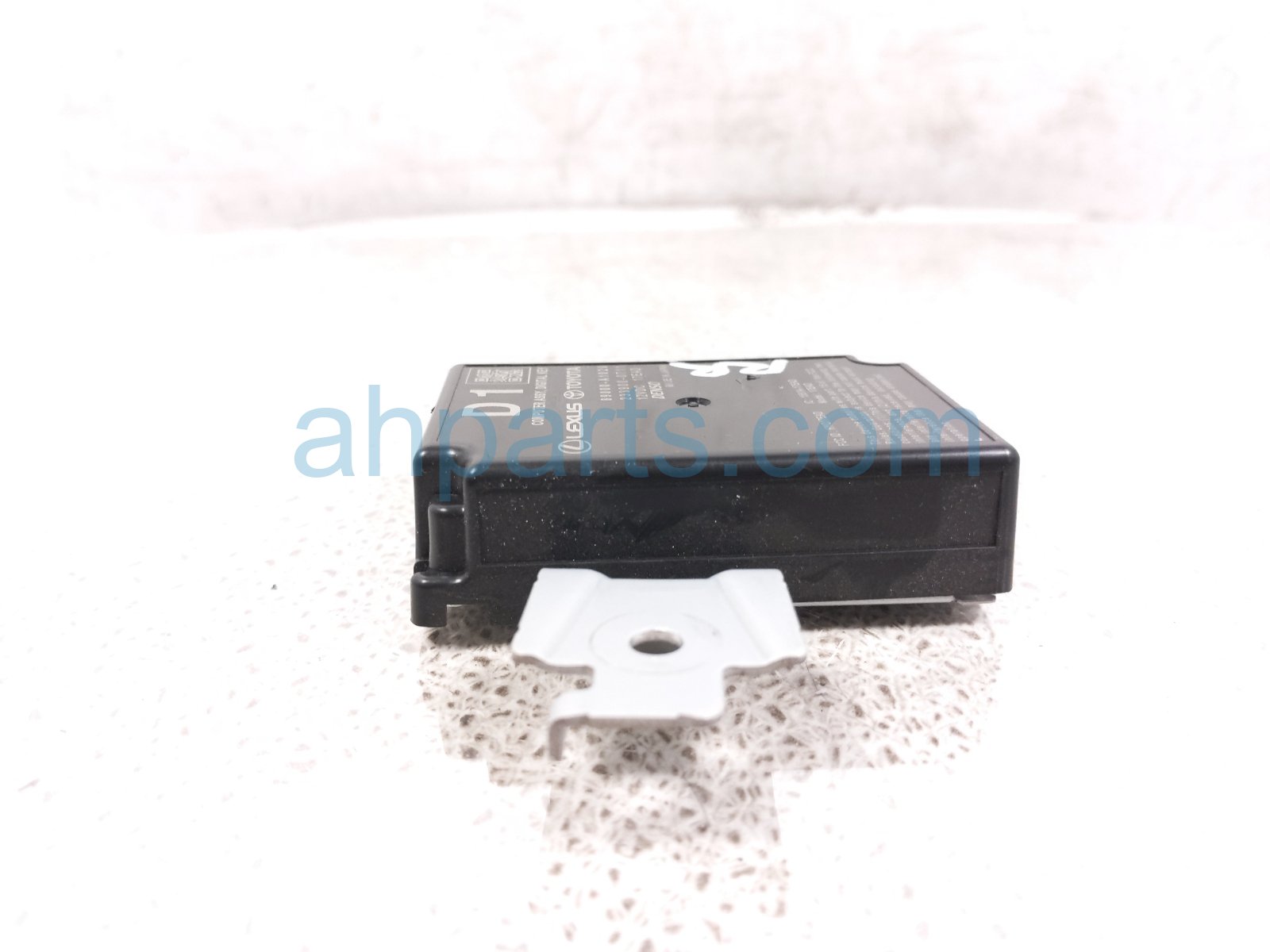 2024 Toyota Tacoma Smart Key Control Module Rear Passenger 89000 A1020 Replacement 2024 Toyota Tacoma Smart Key Control Module Rear Passenger 89000 A1020 Replacement thumbnail