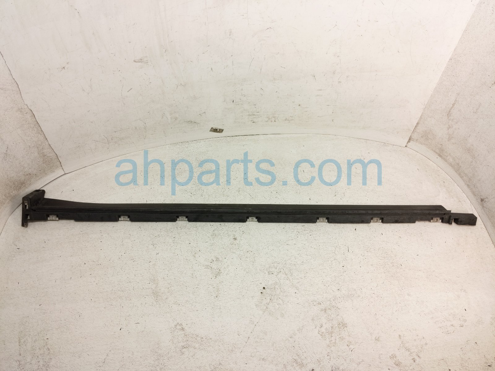 Chevy RH ROCKER MOLDING - GREY