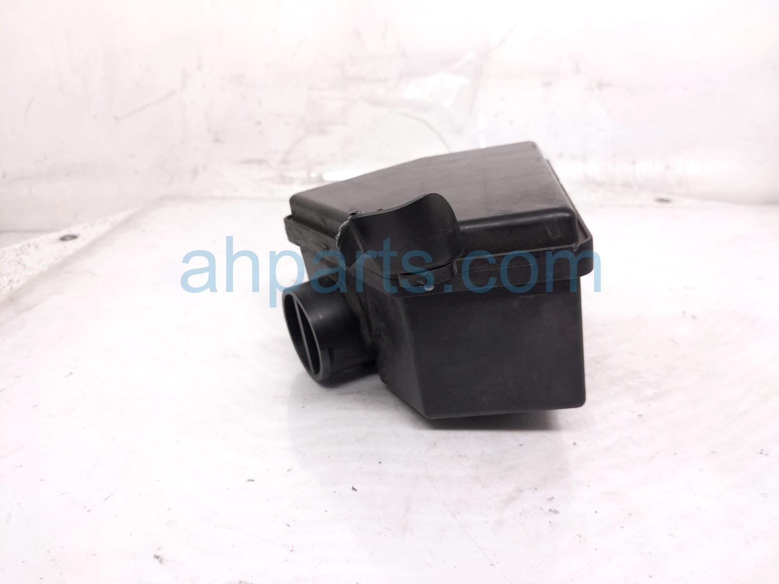 2023 Acura MDX Intake Air Cleaner Resonator Chamber 3.5l 17230 61A A00 Replacement 2023 Acura MDX Intake Air Cleaner Resonator Chamber 3.5l 17230 61A A00 Replacement thumbnail