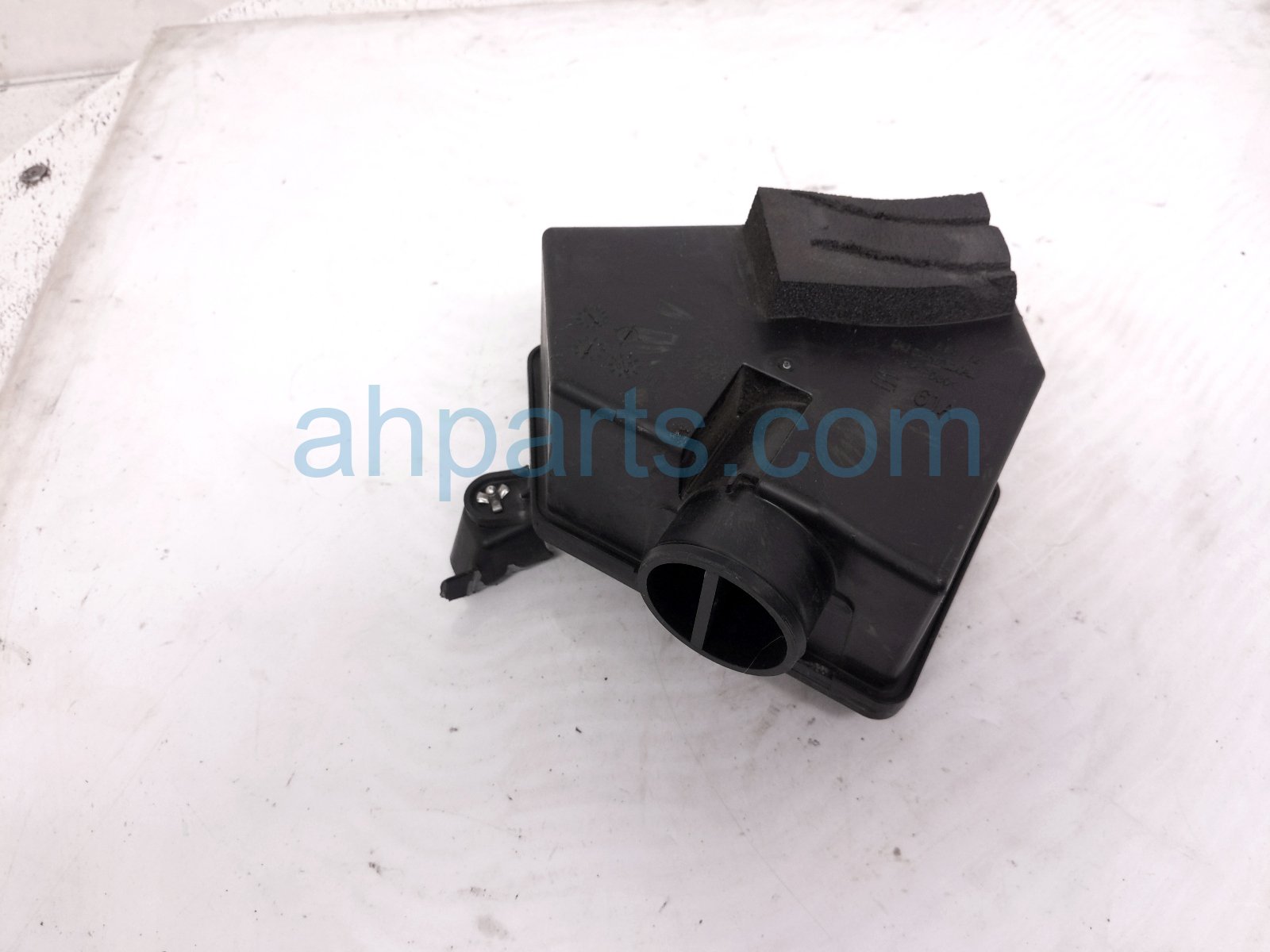 2023 Acura MDX Intake Air Cleaner Resonator Chamber 3.5l 17230 61A A00 Replacement 2023 Acura MDX Intake Air Cleaner Resonator Chamber 3.5l 17230 61A A00 Replacement thumbnail