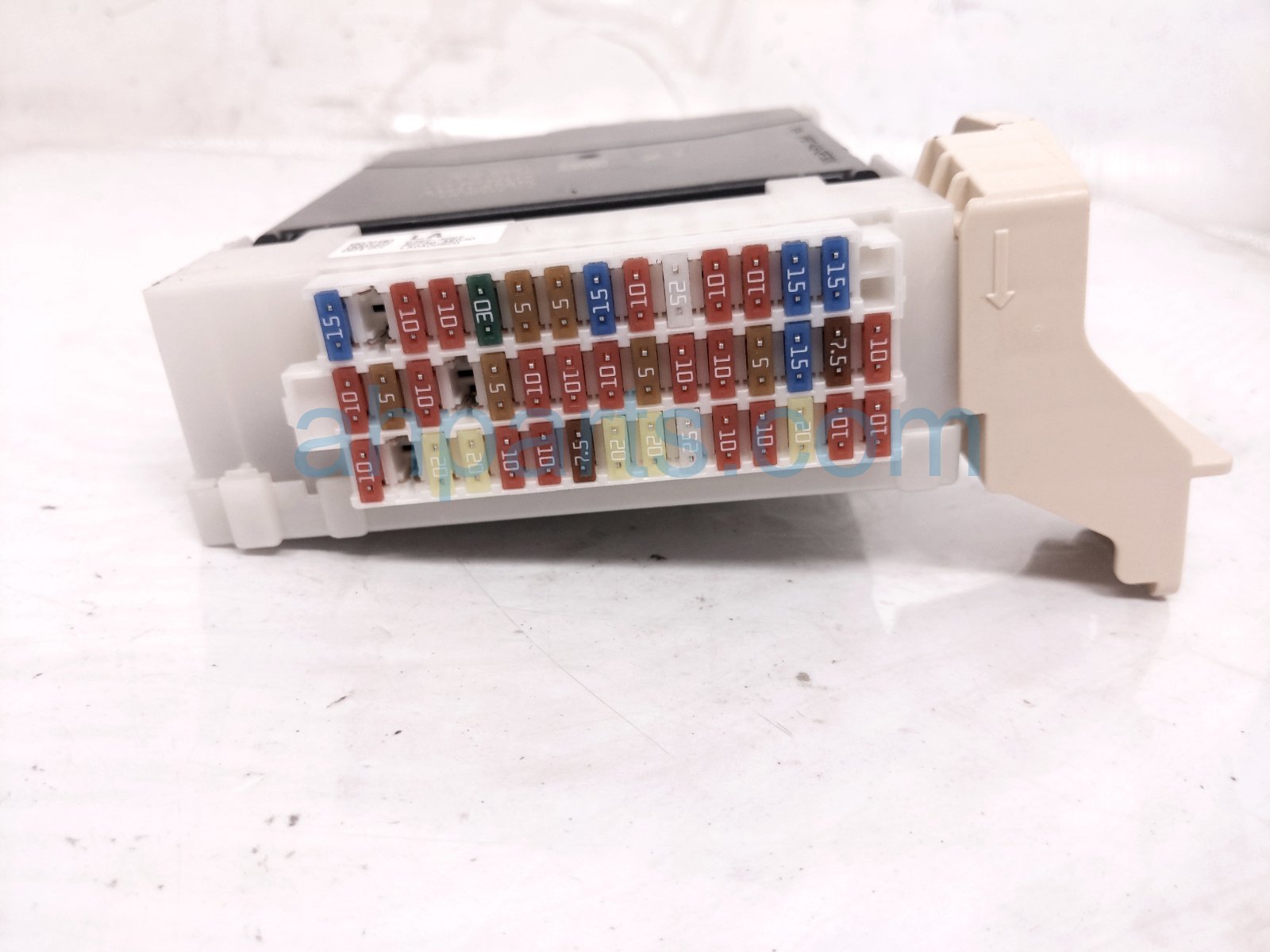 Toyota BODY CONTROL MODULE - FR/RH Toyota BODY CONTROL MODULE - FR/RH