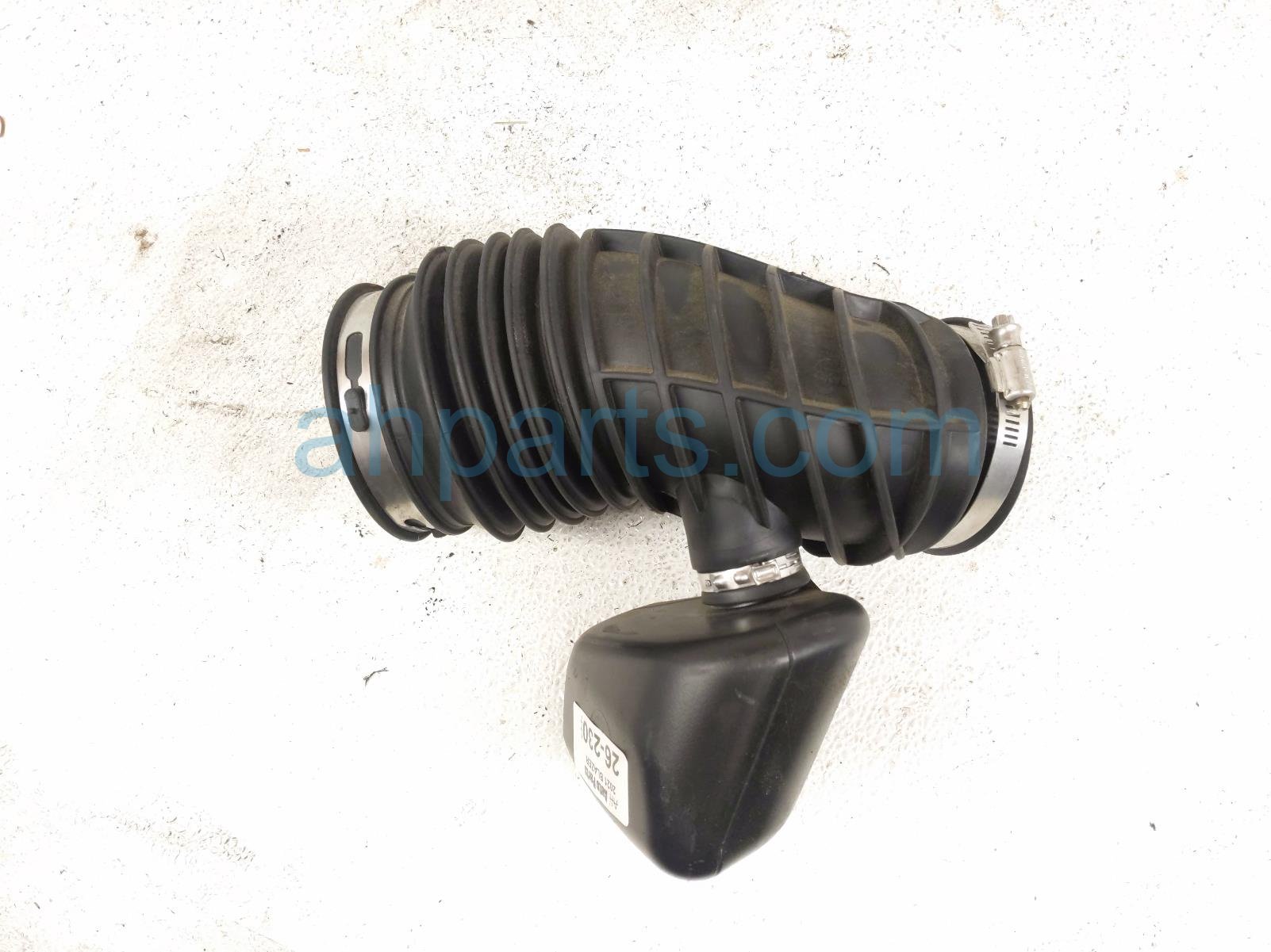 Chevy AIR INTAKE HOSE W/RESONATOR-3.6L Chevy AIR INTAKE HOSE W/RESONATOR-3.6L