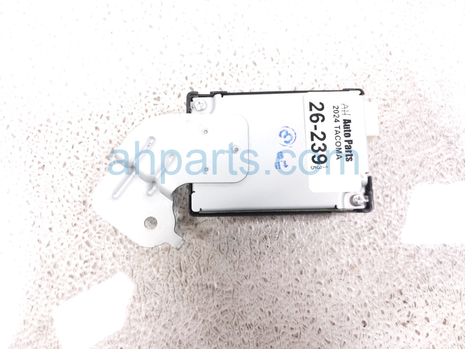 2024 Toyota Tacoma Keys & Tpms Receiver Rear Driver 897B0 AK020 Replacement 2024 Toyota Tacoma Keys & Tpms Receiver Rear Driver 897B0 AK020 Replacement thumbnail