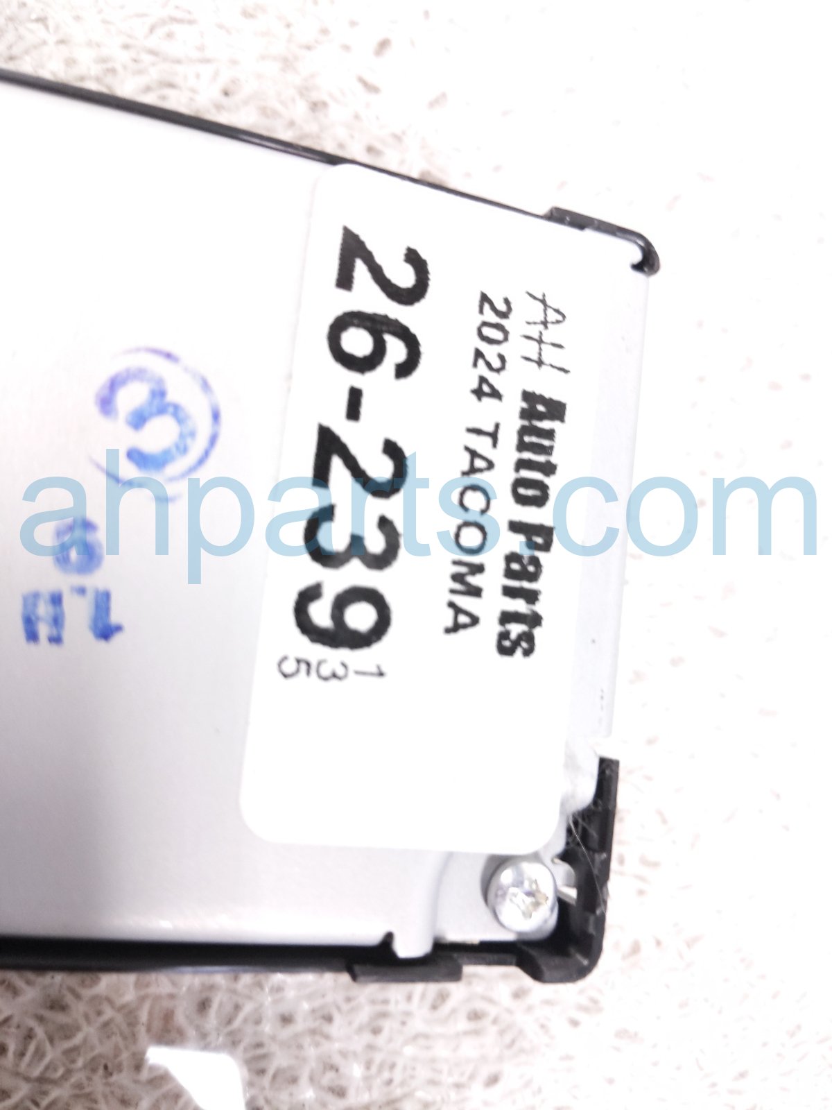 2024 Toyota Tacoma Keys & Tpms Receiver Rear Driver 897B0 AK020 Replacement 2024 Toyota Tacoma Keys & Tpms Receiver Rear Driver 897B0 AK020 Replacement thumbnail