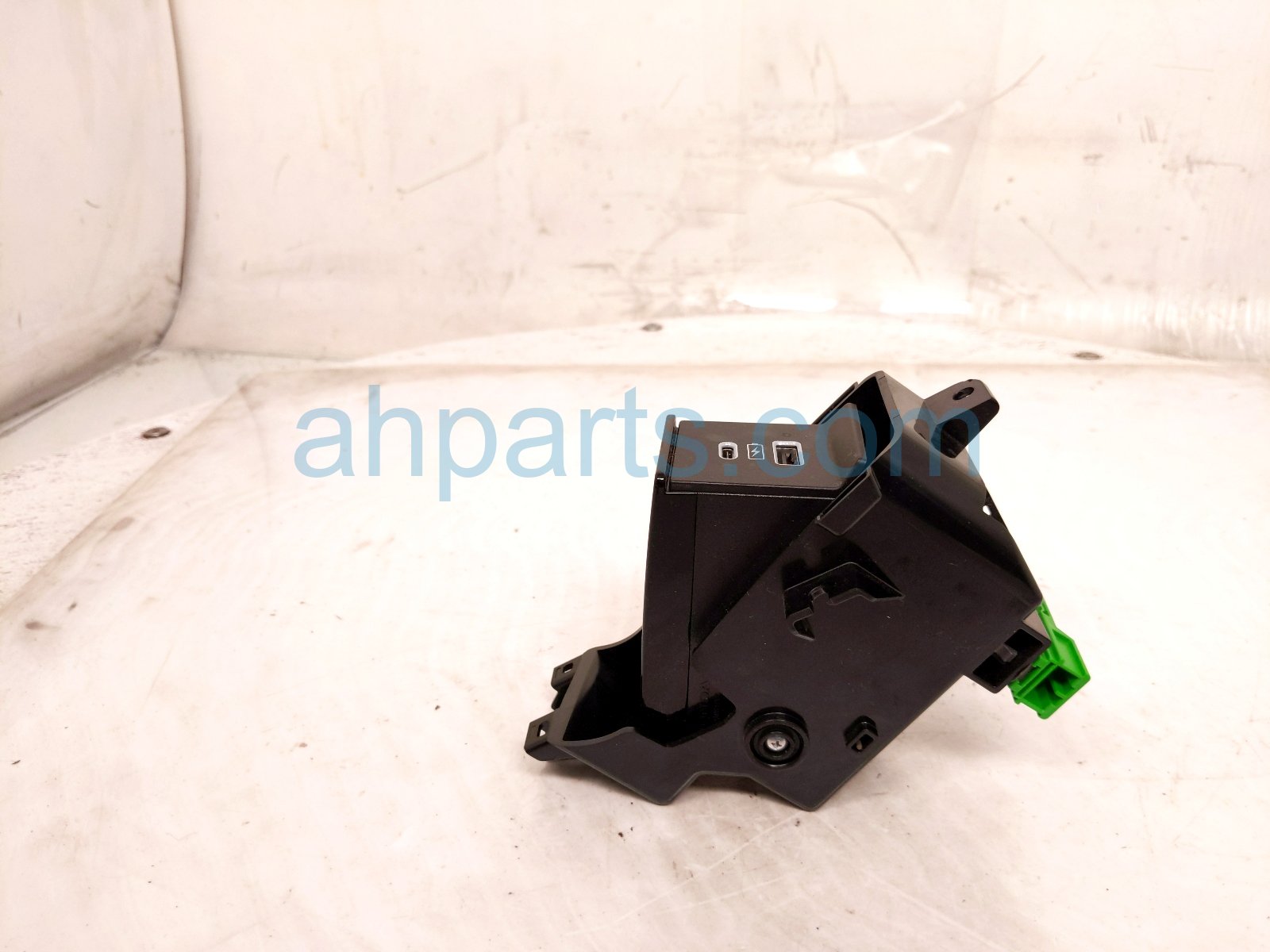 2023 Acura MDX Usb Pop Up Charger Unit 83460 TYA A04ZA Replacement 2023 Acura MDX Usb Pop Up Charger Unit 83460 TYA A04ZA Replacement thumbnail
