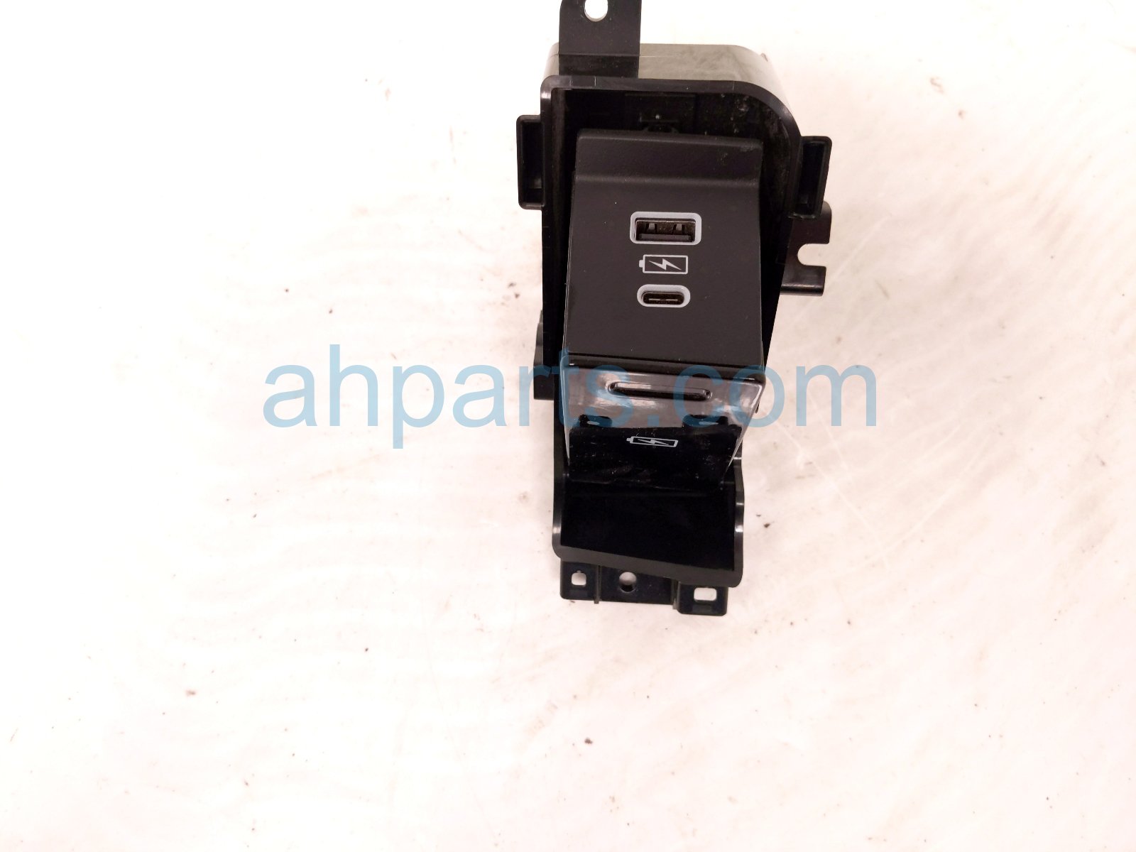 2023 Acura MDX Usb Pop Up Charger Unit 83460 TYA A04ZA Replacement 2023 Acura MDX Usb Pop Up Charger Unit 83460 TYA A04ZA Replacement thumbnail