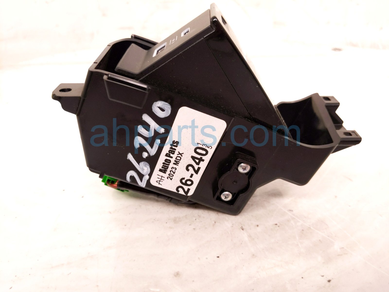 2023 Acura MDX Usb Pop Up Charger Unit 83460 TYA A04ZA Replacement 2023 Acura MDX Usb Pop Up Charger Unit 83460 TYA A04ZA Replacement thumbnail