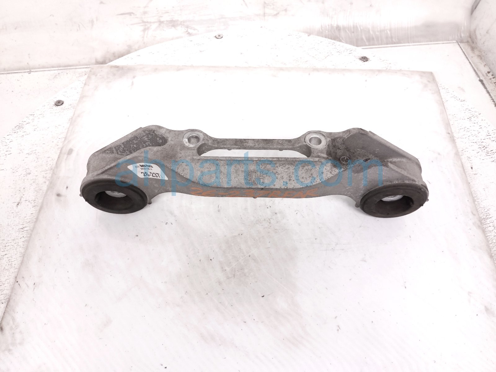 2020 Honda CR V Rear Differential Carrier Mount 50710 TLA A52 Replacement 2020 Honda CR V Rear Differential Carrier Mount 50710 TLA A52 Replacement thumbnail