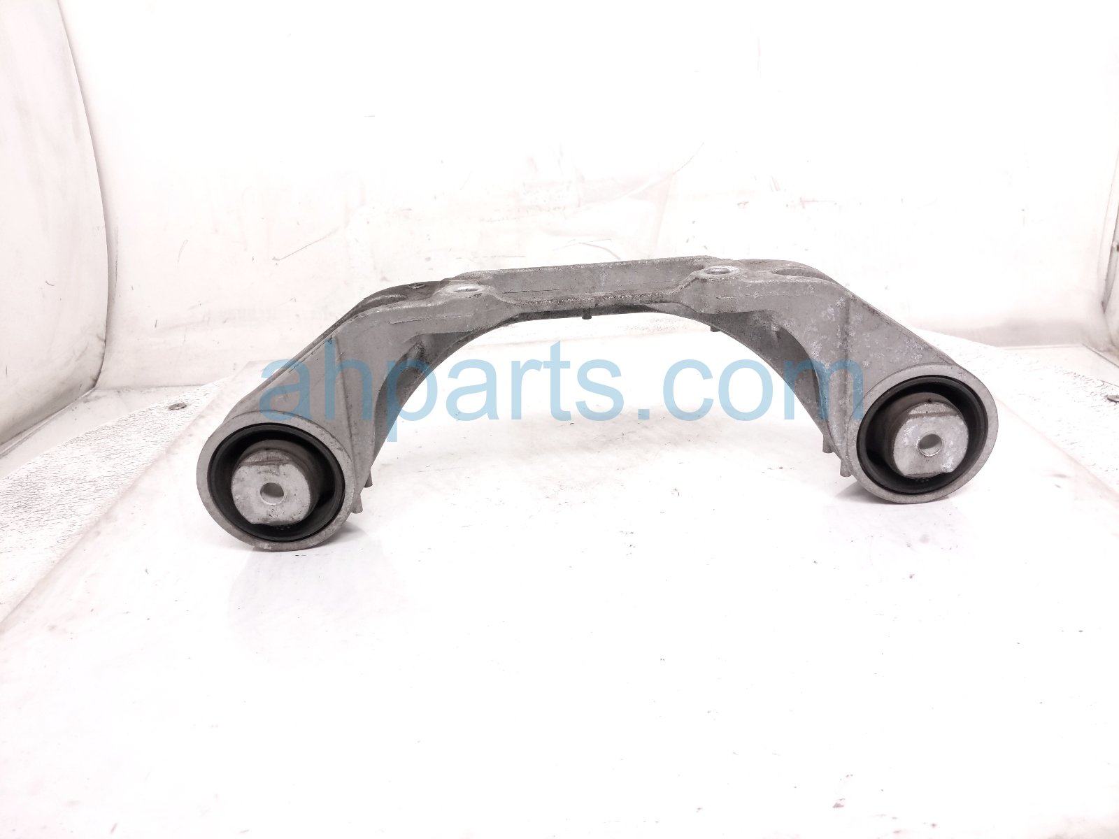 2020 Honda CR V Rear Differential Carrier Mount 50710 TLA A52 Replacement 2020 Honda CR V Rear Differential Carrier Mount 50710 TLA A52 Replacement thumbnail