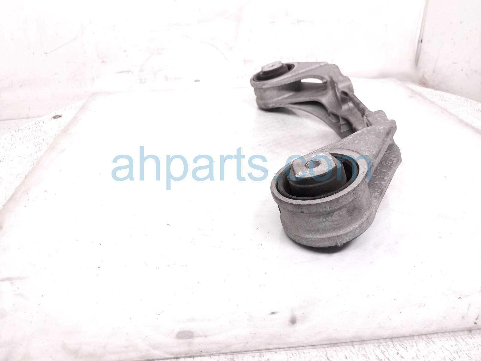 2020 Honda CR V Rear Differential Carrier Mount 50710 TLA A52 Replacement 2020 Honda CR V Rear Differential Carrier Mount 50710 TLA A52 Replacement thumbnail