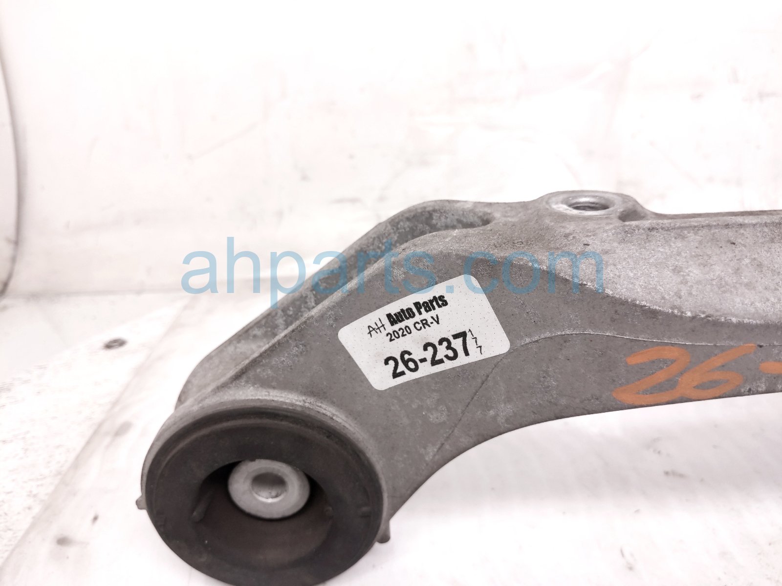 2020 Honda CR V Rear Differential Carrier Mount 50710 TLA A52 Replacement 2020 Honda CR V Rear Differential Carrier Mount 50710 TLA A52 Replacement thumbnail