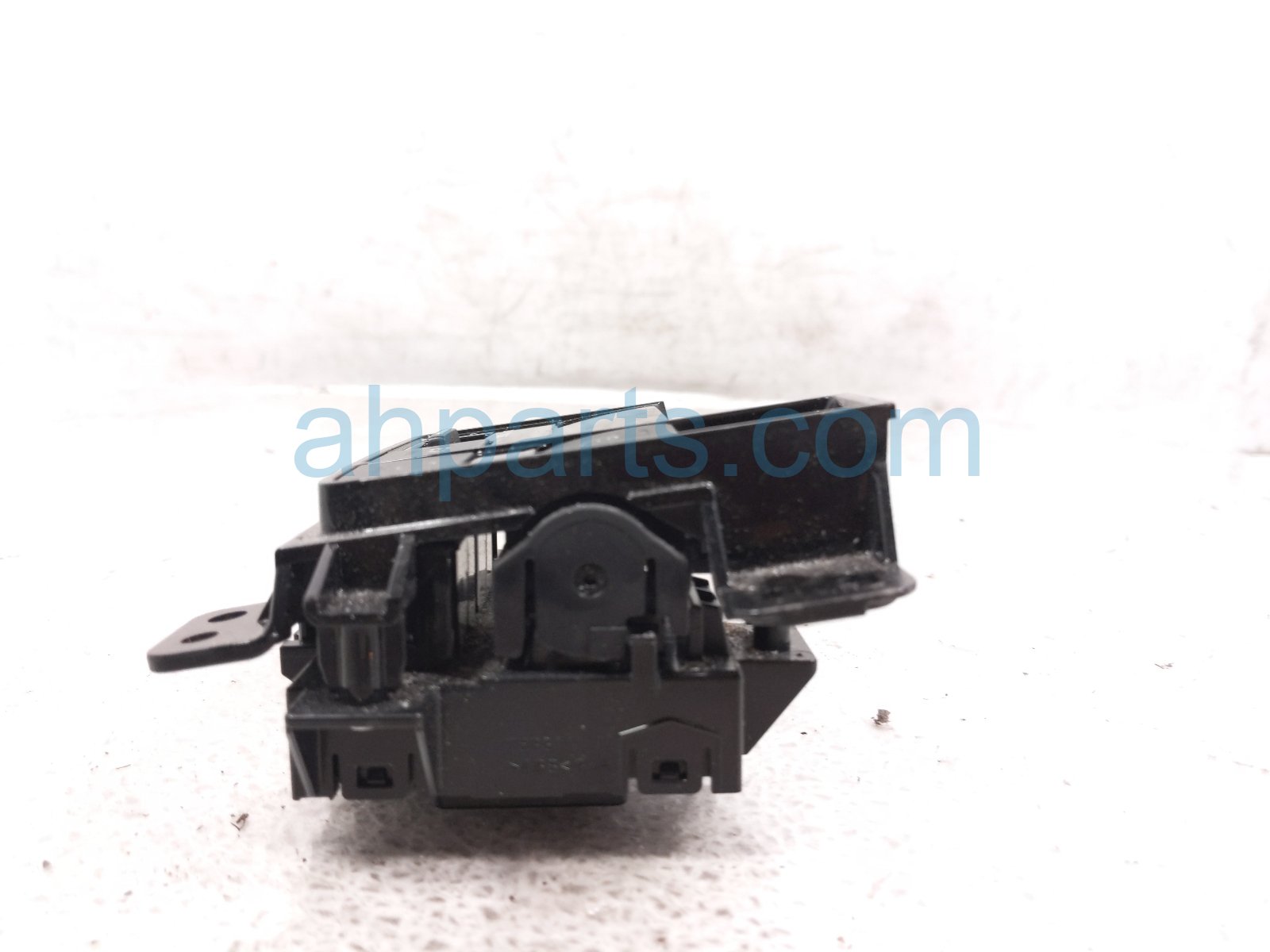 2022 Toyota Sienna Drive Mode + Park Brake Switch Assy 84390 08010 Replacement 2022 Toyota Sienna Drive Mode + Park Brake Switch Assy 84390 08010 Replacement thumbnail