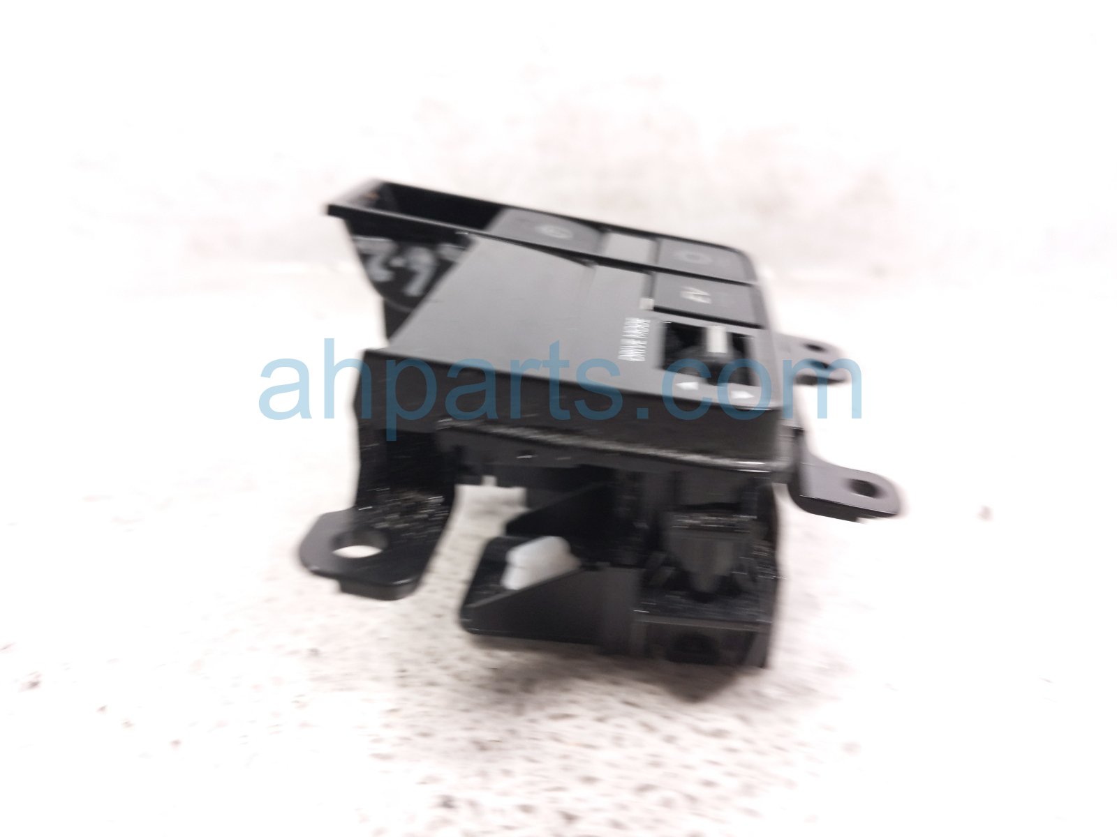 2022 Toyota Sienna Drive Mode + Park Brake Switch Assy 84390 08010 Replacement 2022 Toyota Sienna Drive Mode + Park Brake Switch Assy 84390 08010 Replacement thumbnail