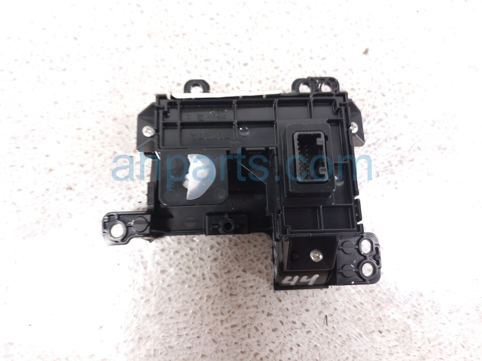 2022 Toyota Sienna Drive Mode + Park Brake Switch Assy 84390 08010 Replacement 2022 Toyota Sienna Drive Mode + Park Brake Switch Assy 84390 08010 Replacement thumbnail