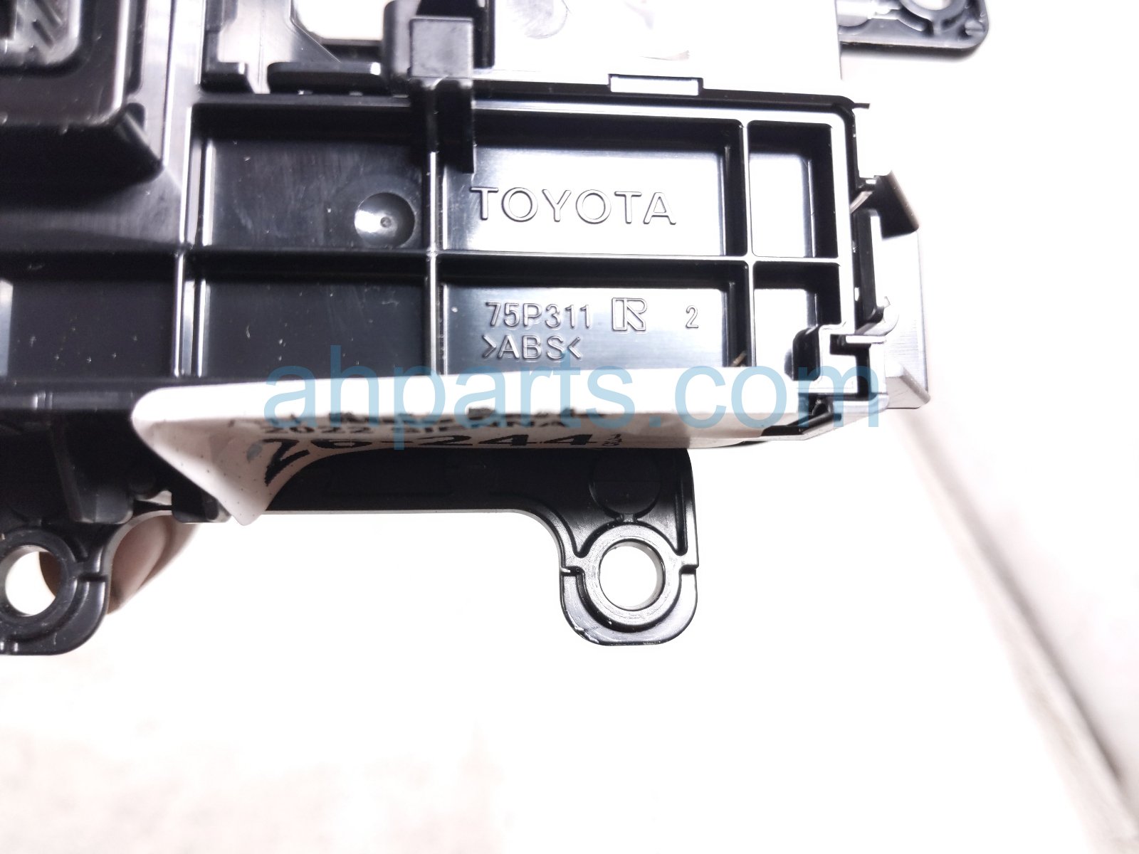 2022 Toyota Sienna Drive Mode + Park Brake Switch Assy 84390 08010 Replacement 2022 Toyota Sienna Drive Mode + Park Brake Switch Assy 84390 08010 Replacement thumbnail