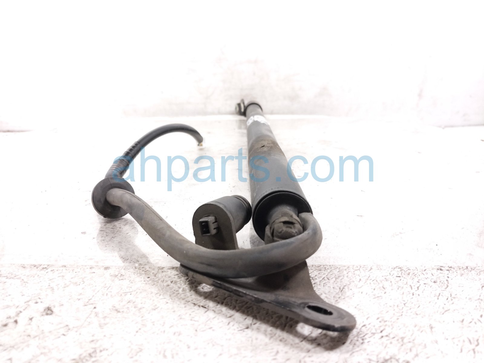 2022 Toyota Sienna Rear Driver Power Liftgate Strut Actuator 68960 0A040 Replacement 2022 Toyota Sienna Rear Driver Power Liftgate Strut Actuator 68960 0A040 Replacement thumbnail