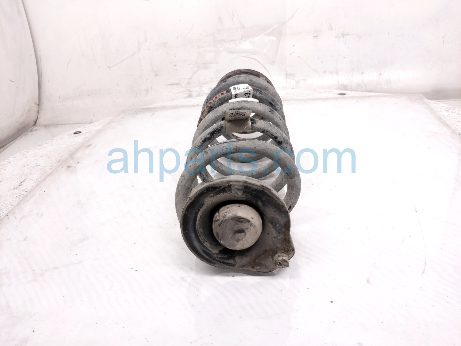 2023 Honda HR V Strut / / Shock Absorber Rear Passenger Coil Spring Sport 2.0l 52441 3W0 A01 Replacement 2023 Honda HR V Strut / / Shock Absorber Rear Passenger Coil Spring Sport 2.0l 52441 3W0 A01 Replacement thumbnail