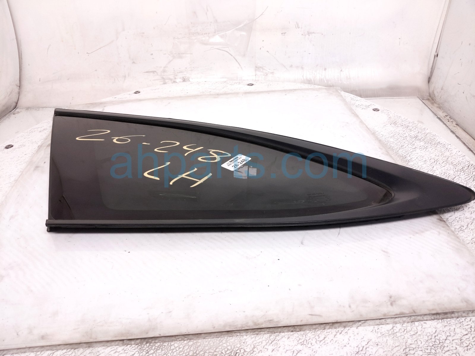 Subaru LH QUARTER WINDOW GLASS