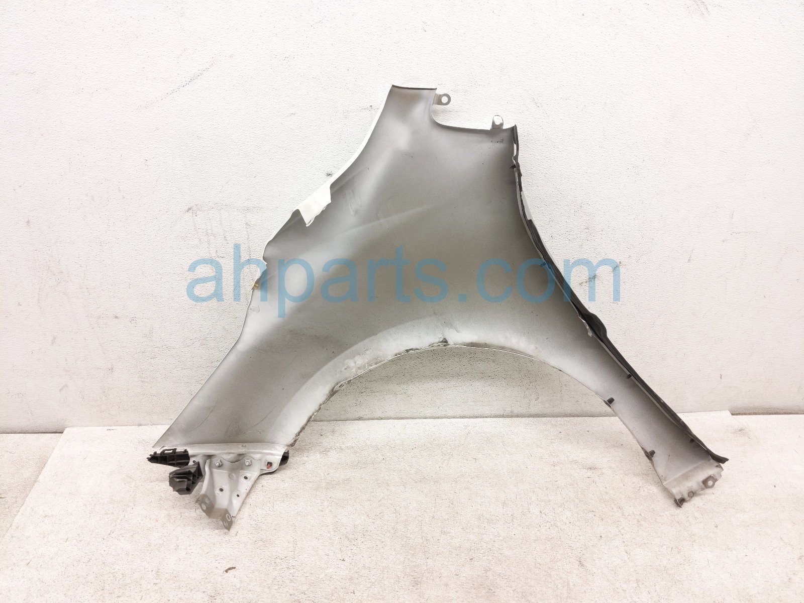 2022 Toyota Sienna Front Passenger Fender White *dings 53811 08090 Replacement 2022 Toyota Sienna Front Passenger Fender White *dings 53811 08090 Replacement thumbnail