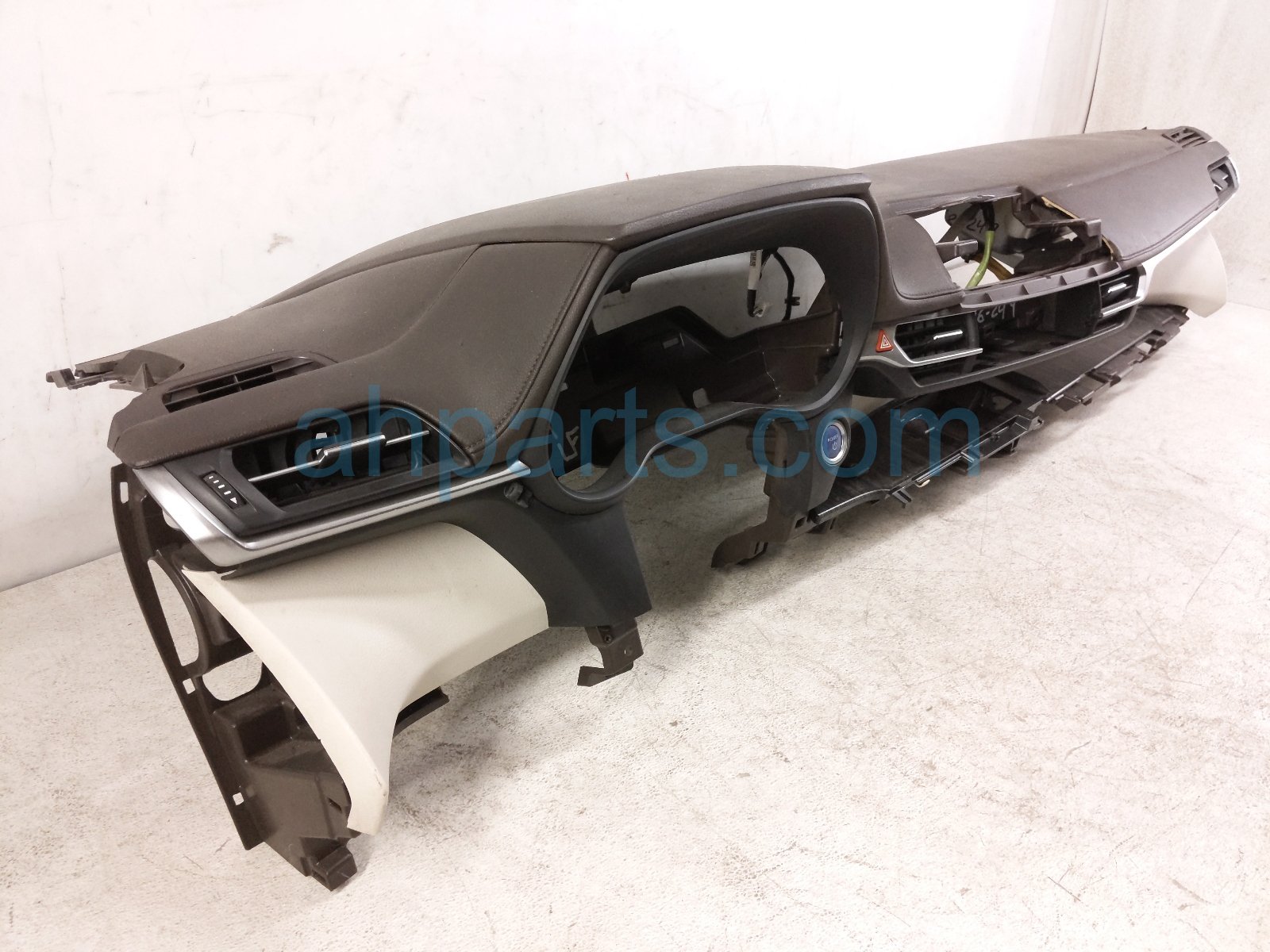 2022 Toyota Sienna Dashboard W/ Airbag Brown 55349 08030 Replacement 2022 Toyota Sienna Dashboard W/ Airbag Brown 55349 08030 Replacement thumbnail