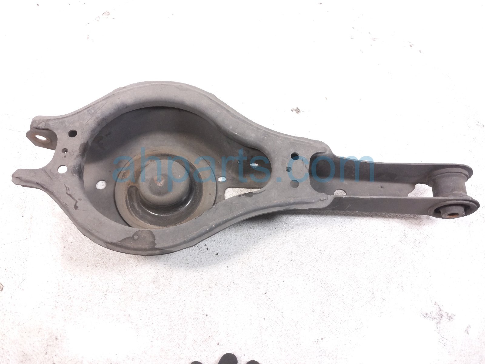 Toyota RR/RH REARWARD LOWER CONTROL ARM