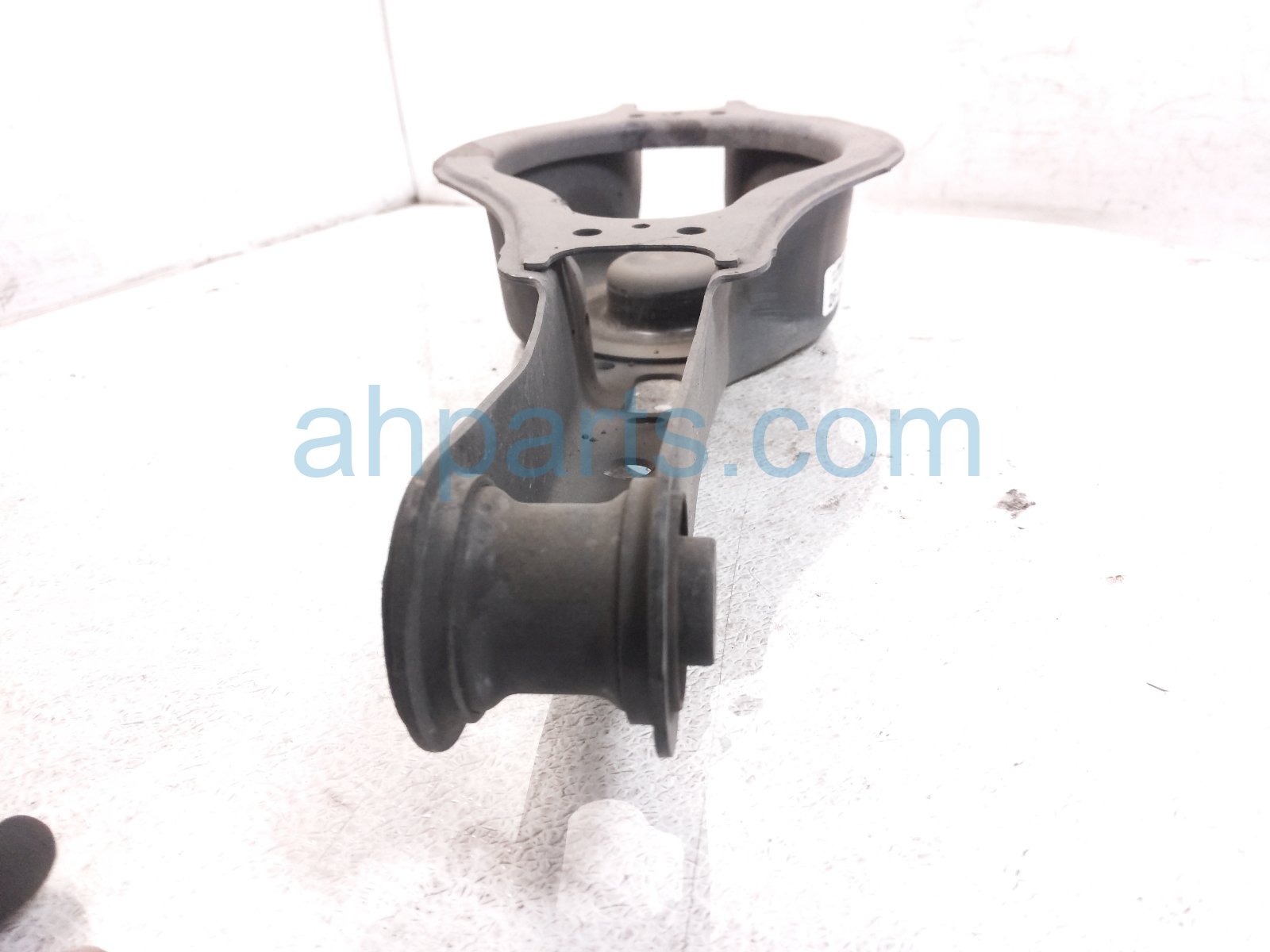 2022 Toyota Sienna Rear Passenger Rearward Lower Control Arm 48730 0E100 Replacement 2022 Toyota Sienna Rear Passenger Rearward Lower Control Arm 48730 0E100 Replacement thumbnail
