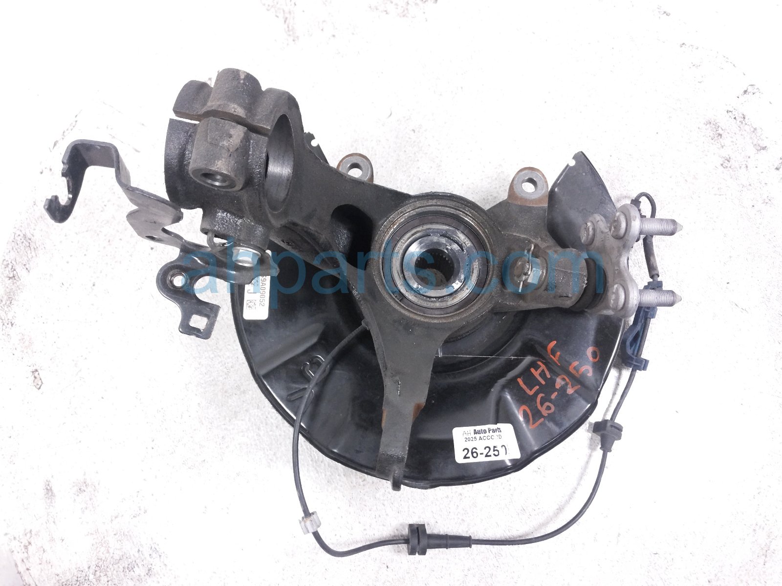 $199 Honda FR/LH SPINDLE KNUCKLE HUB