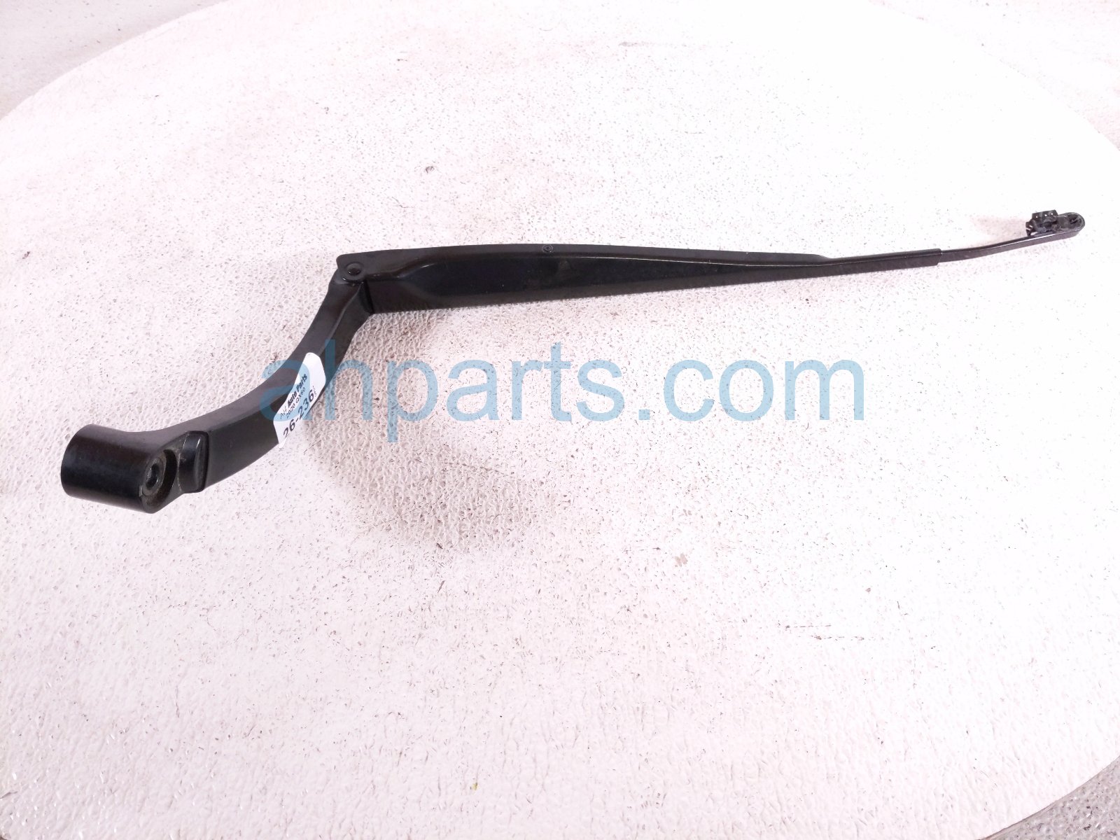 Infiniti LH WINDSHIELD WIPER ARM