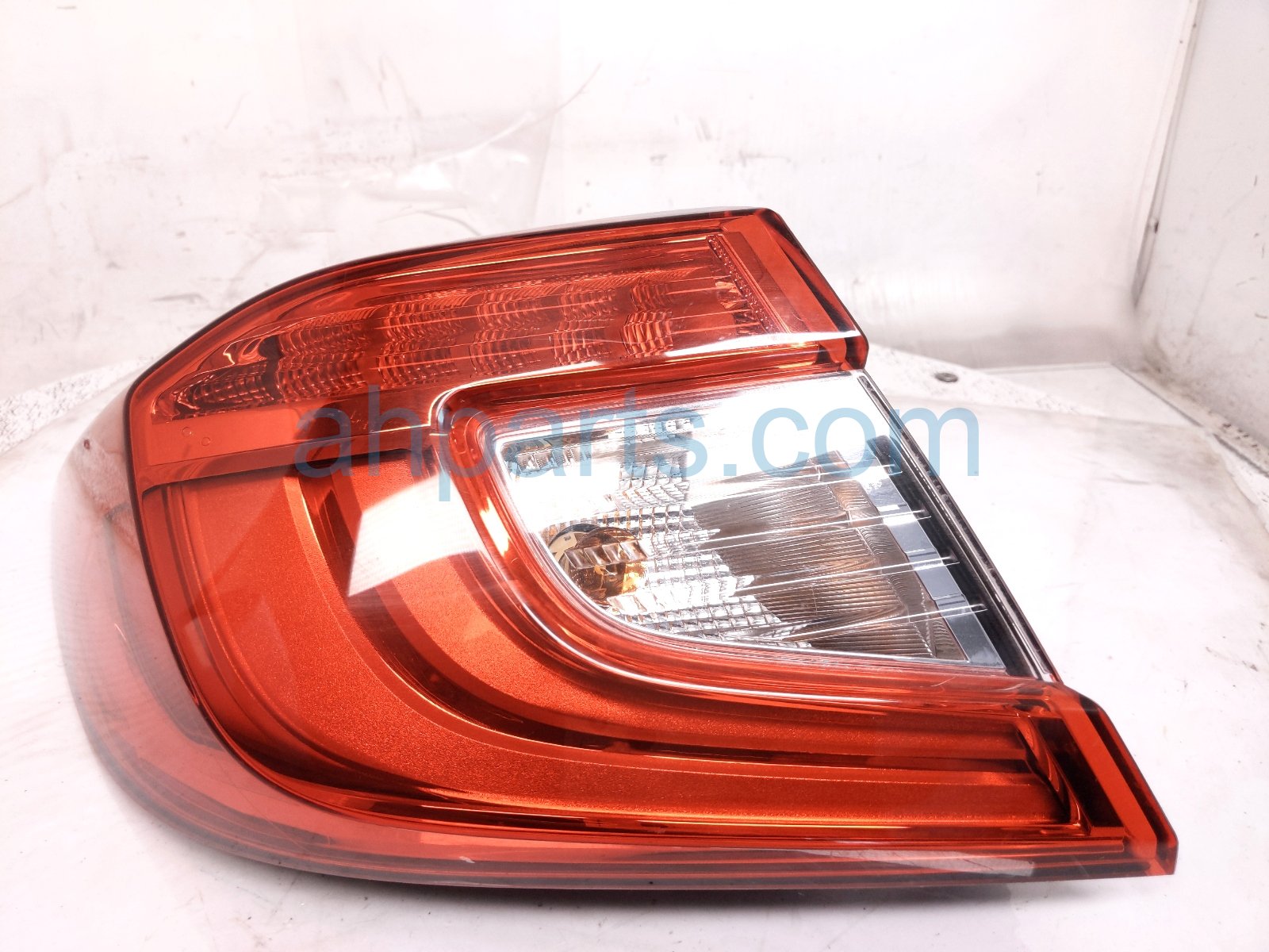2018 Honda Accord Light / Rear Driver Tail Lamp (on Body) 33550 TVA A01 Replacement 2018 Honda Accord Light / Rear Driver Tail Lamp (on Body) 33550 TVA A01 Replacement thumbnail