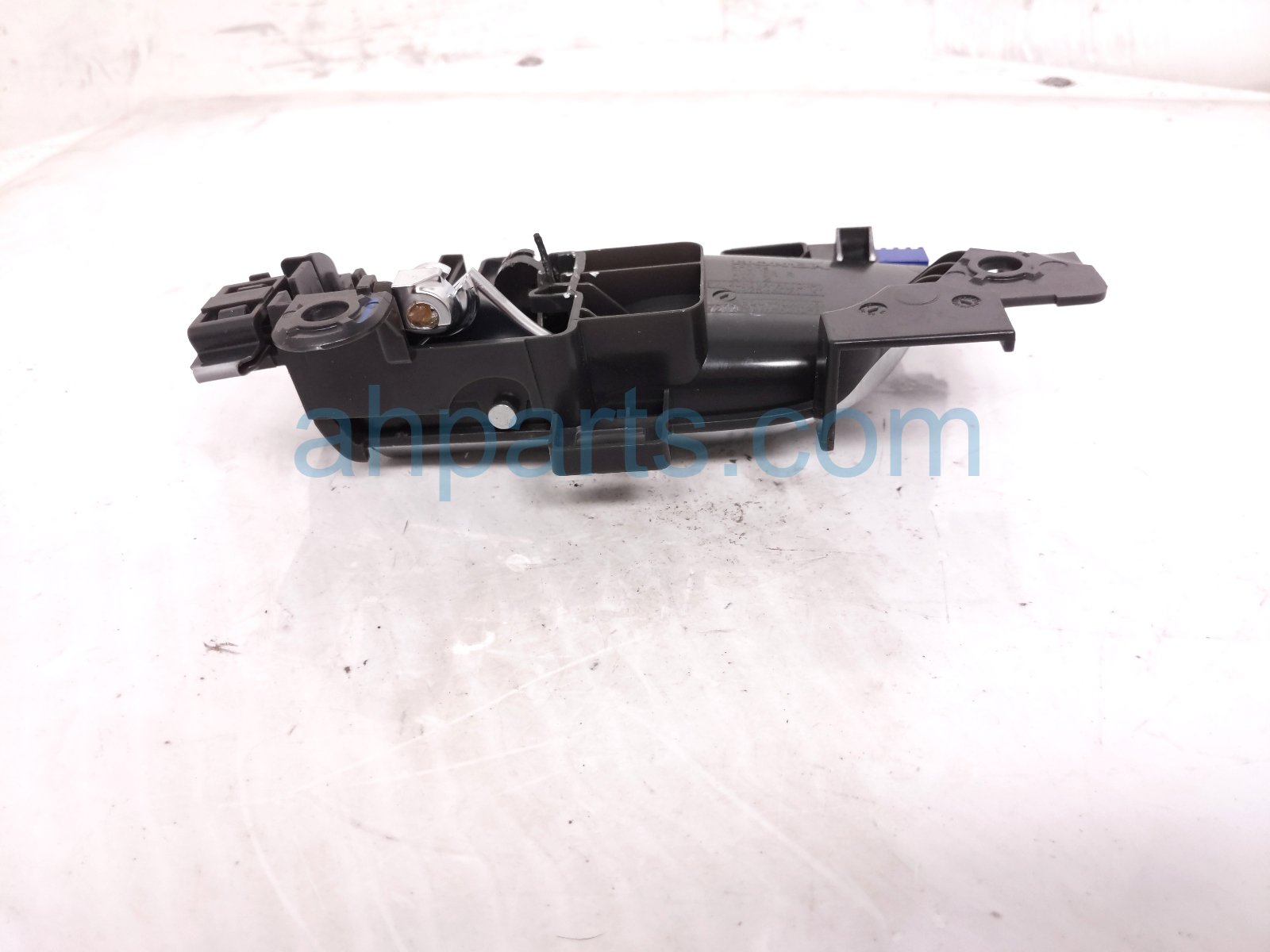 2018 Honda Accord Inside / Front Passenger Interior Door Handle Grey 72120 TVA A01ZA Replacement 2018 Honda Accord Inside / Front Passenger Interior Door Handle Grey 72120 TVA A01ZA Replacement thumbnail