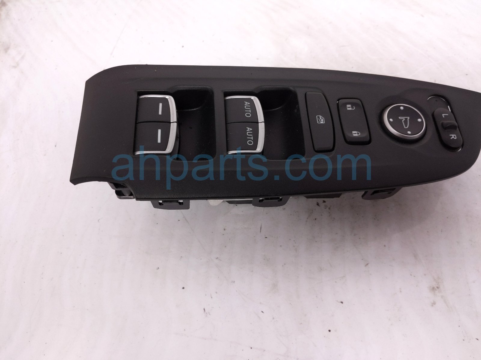 2018 Honda Accord Power / Master Window Control Switch 35750 TVA C11 Replacement 2018 Honda Accord Power / Master Window Control Switch 35750 TVA C11 Replacement thumbnail