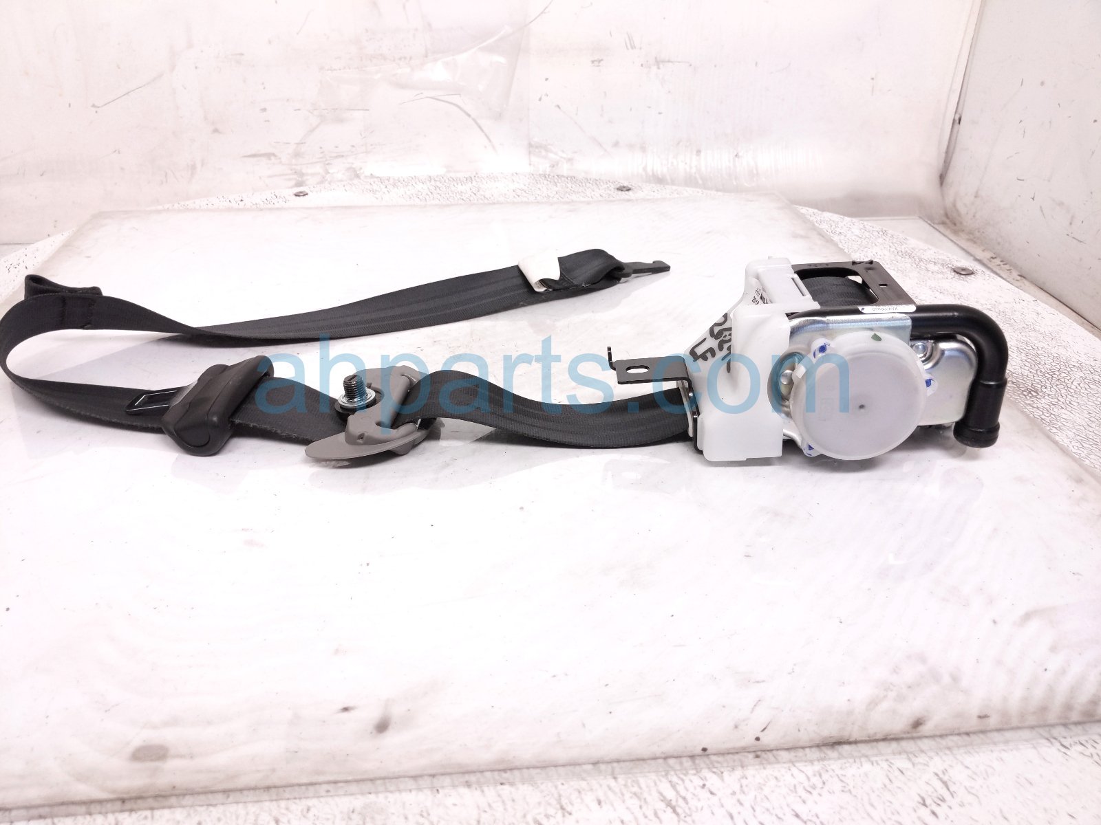 2018 Honda Accord Front Driver Seat Belt Black 81850 TVA A01 Replacement 2018 Honda Accord Front Driver Seat Belt Black 81850 TVA A01 Replacement thumbnail