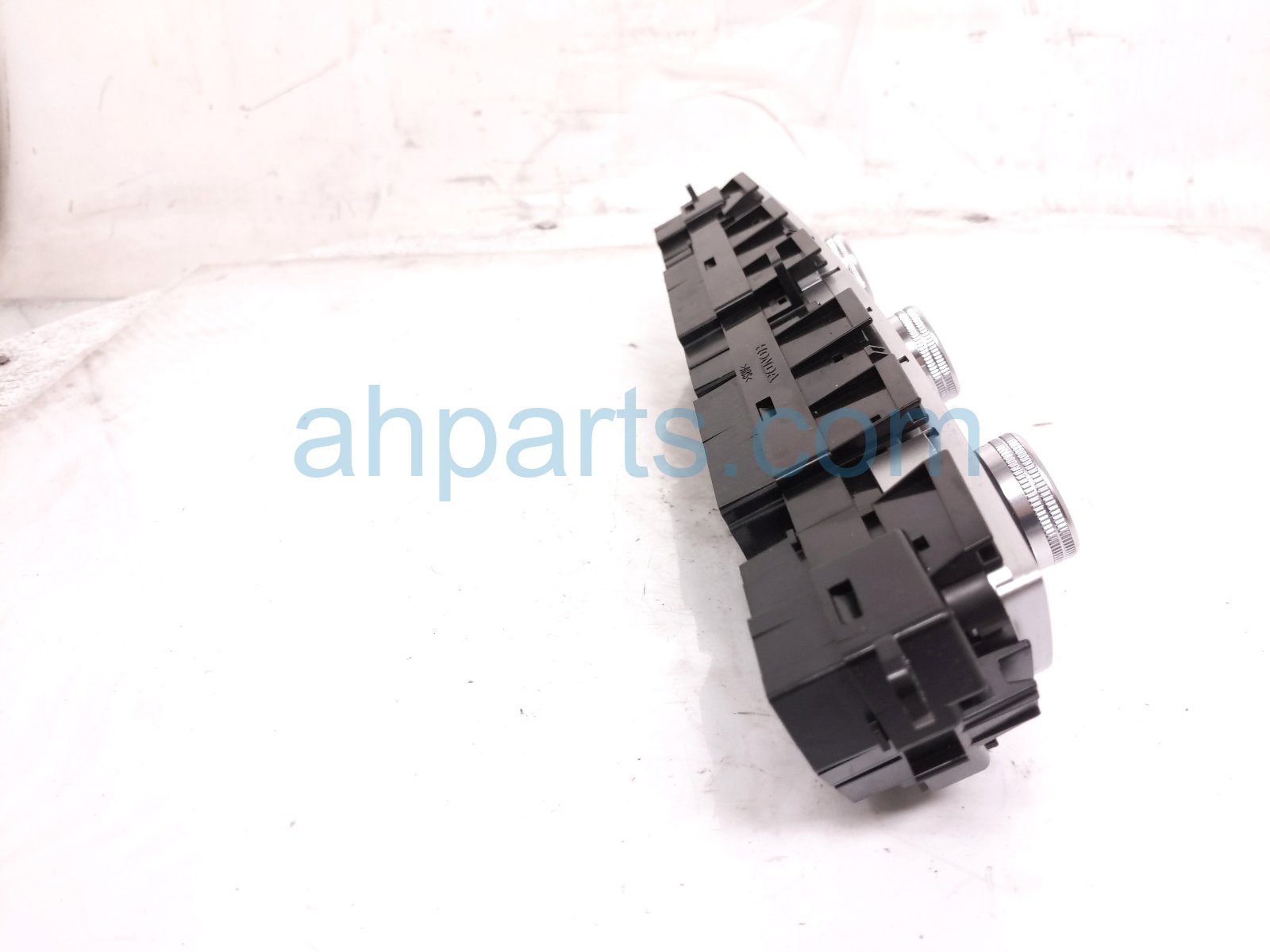 2018 Honda Accord Temperature Ac A/c Heater Climate Controls(on Dash) 79610 TVA A51ZA Replacement 2018 Honda Accord Temperature Ac A/c Heater Climate Controls(on Dash) 79610 TVA A51ZA Replacement thumbnail