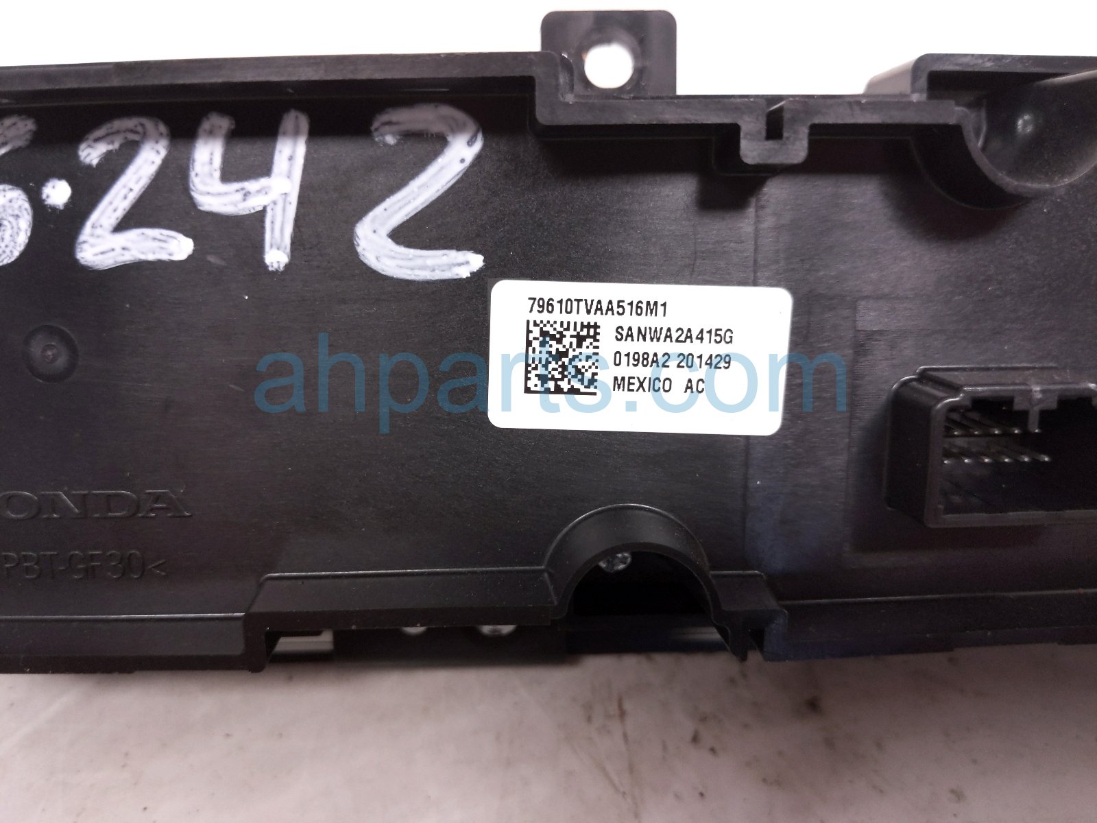 2018 Honda Accord Temperature Ac A/c Heater Climate Controls(on Dash) 79610 TVA A51ZA Replacement 2018 Honda Accord Temperature Ac A/c Heater Climate Controls(on Dash) 79610 TVA A51ZA Replacement thumbnail