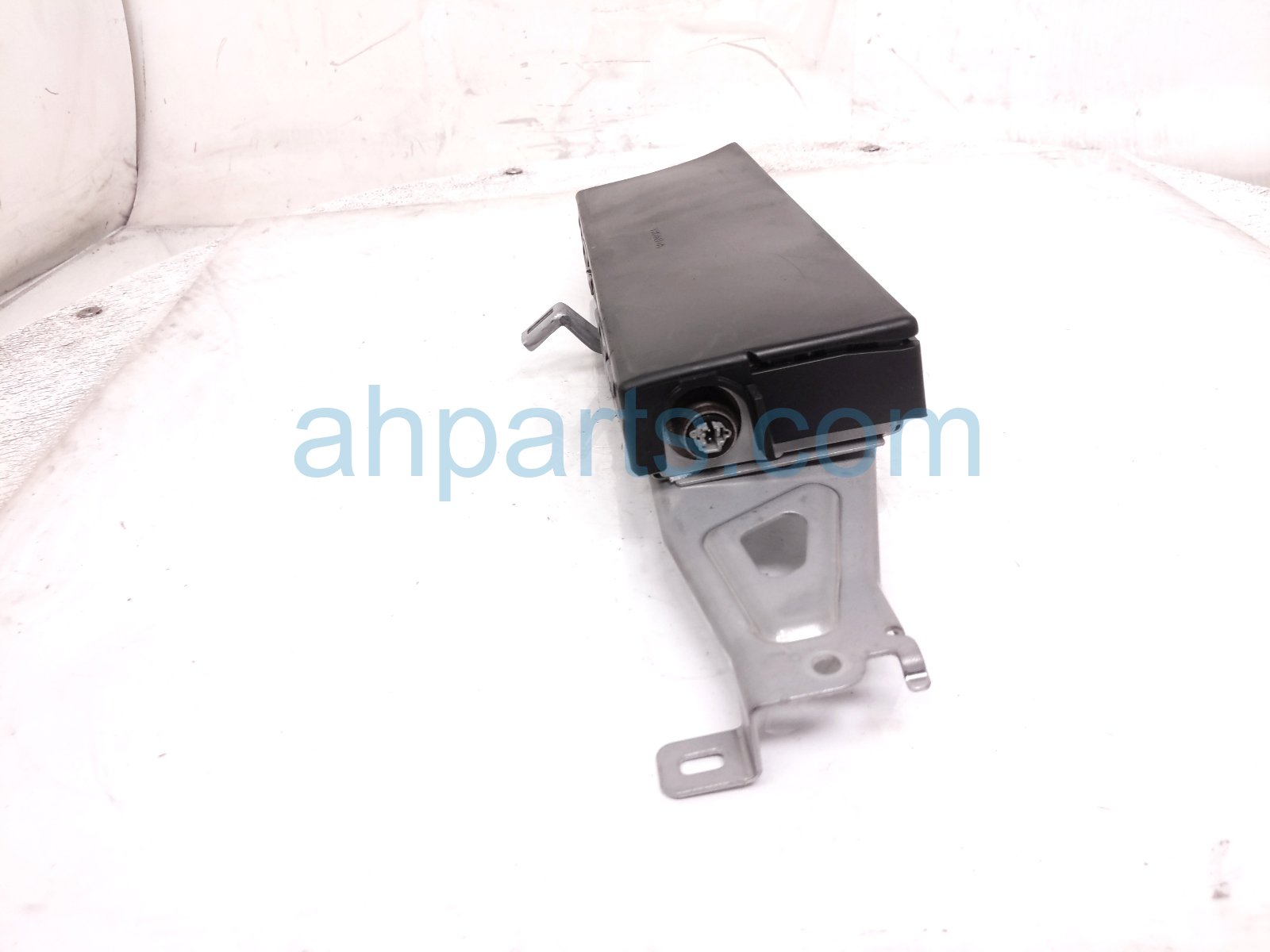 2018 Honda Accord Airbag Passenger Knee Air Bag 78960 TVA A81 Replacement 2018 Honda Accord Airbag Passenger Knee Air Bag 78960 TVA A81 Replacement thumbnail