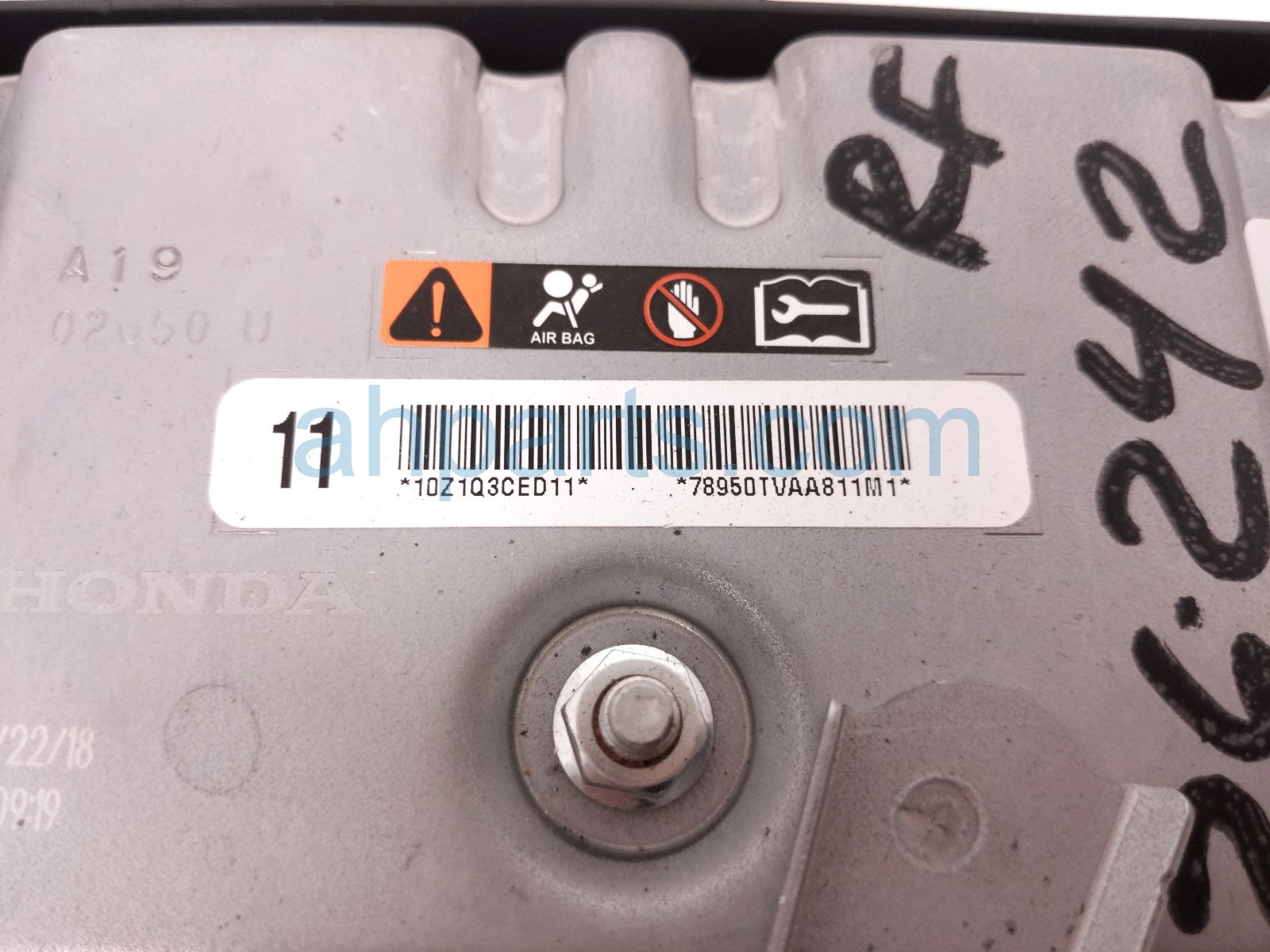 2018 Honda Accord Airbag Passenger Knee Air Bag 78960 TVA A81 Replacement 2018 Honda Accord Airbag Passenger Knee Air Bag 78960 TVA A81 Replacement thumbnail