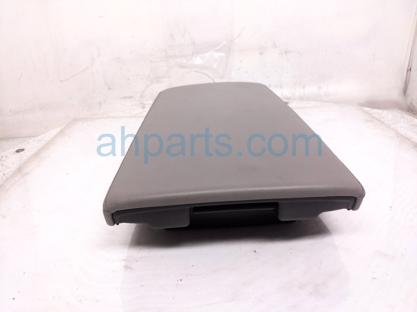 2018 Honda Accord Center Console Lid/armrest Grey 83450 TVA A31ZB Replacement 2018 Honda Accord Center Console Lid/armrest Grey 83450 TVA A31ZB Replacement thumbnail