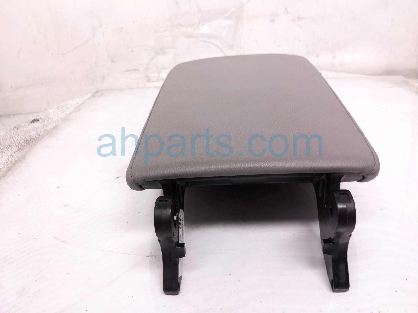 2018 Honda Accord Center Console Lid/armrest Grey 83450 TVA A31ZB Replacement 2018 Honda Accord Center Console Lid/armrest Grey 83450 TVA A31ZB Replacement thumbnail
