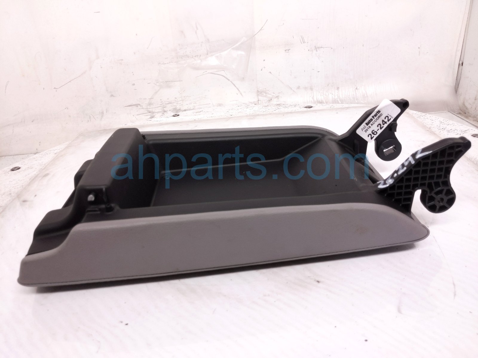 2018 Honda Accord Center Console Lid/armrest Grey 83450 TVA A31ZB Replacement 2018 Honda Accord Center Console Lid/armrest Grey 83450 TVA A31ZB Replacement thumbnail