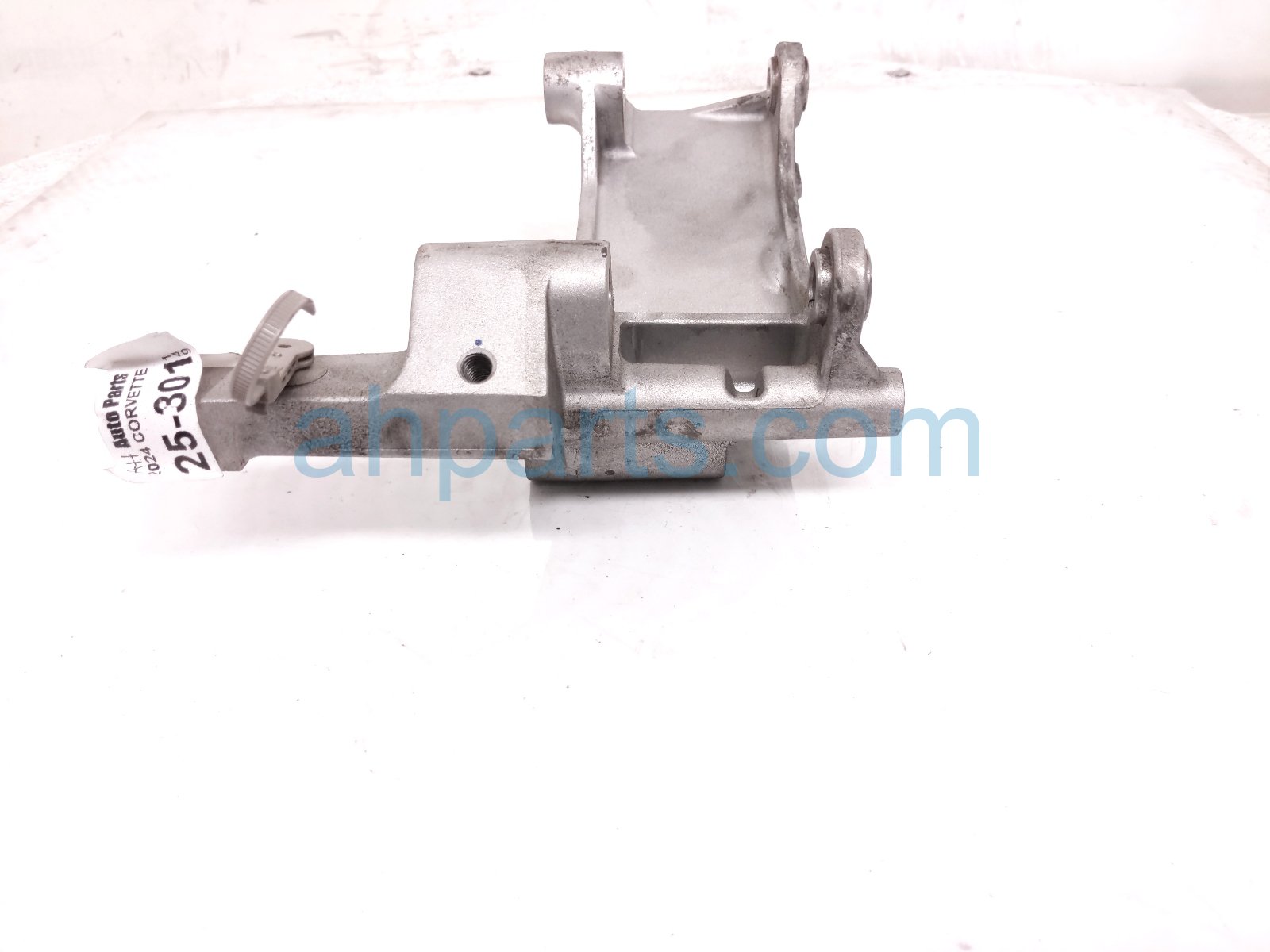 2024 Chevy Corvette Engine/motor Engine Mount Bracket 6.2l A/t 12700902 Replacement 2024 Chevy Corvette Engine/motor Engine Mount Bracket 6.2l A/t 12700902 Replacement thumbnail