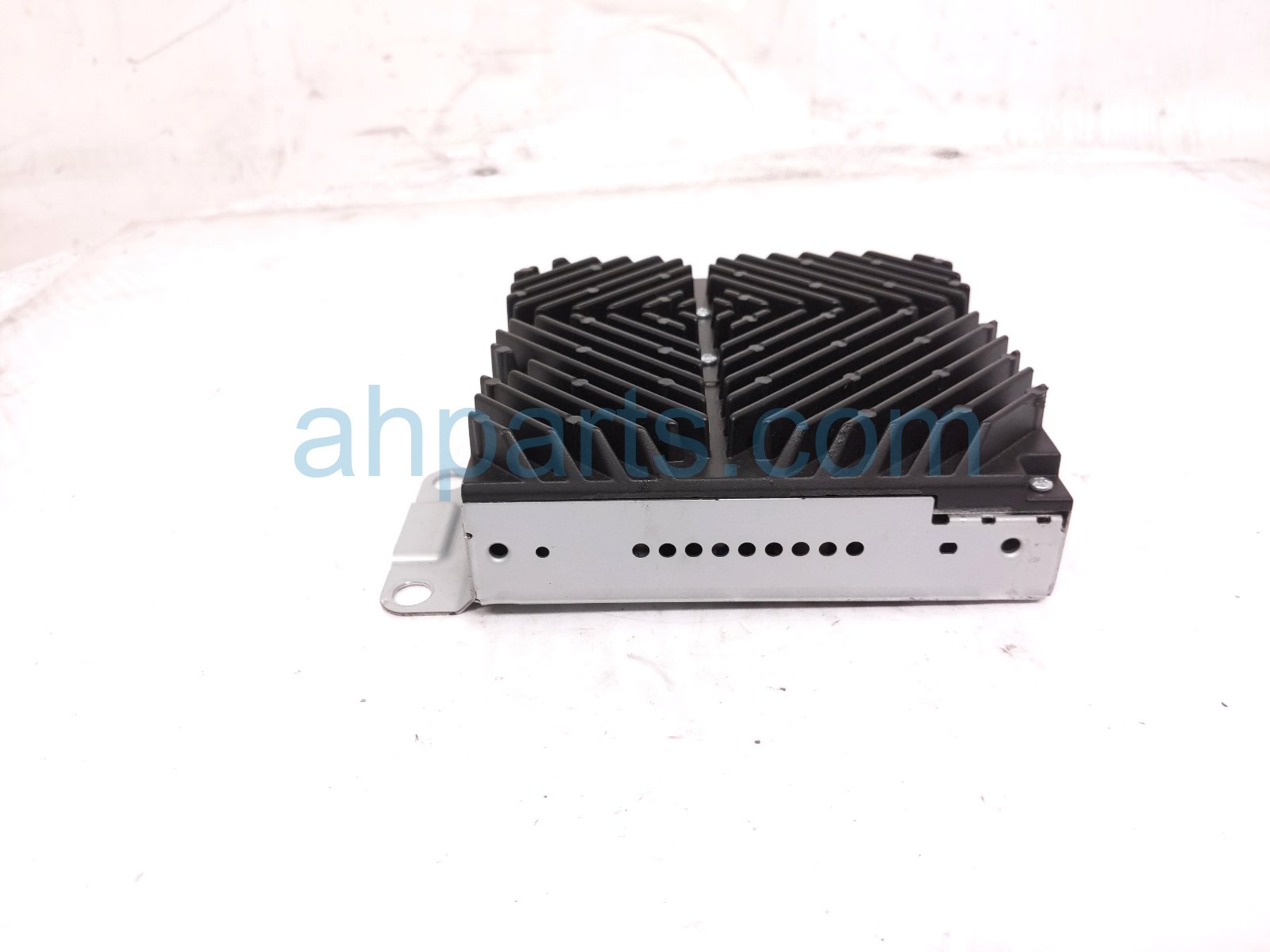 2018 Honda Accord Pioneer Audio Amplifier 39186 TVA A01 Replacement 2018 Honda Accord Pioneer Audio Amplifier 39186 TVA A01 Replacement thumbnail