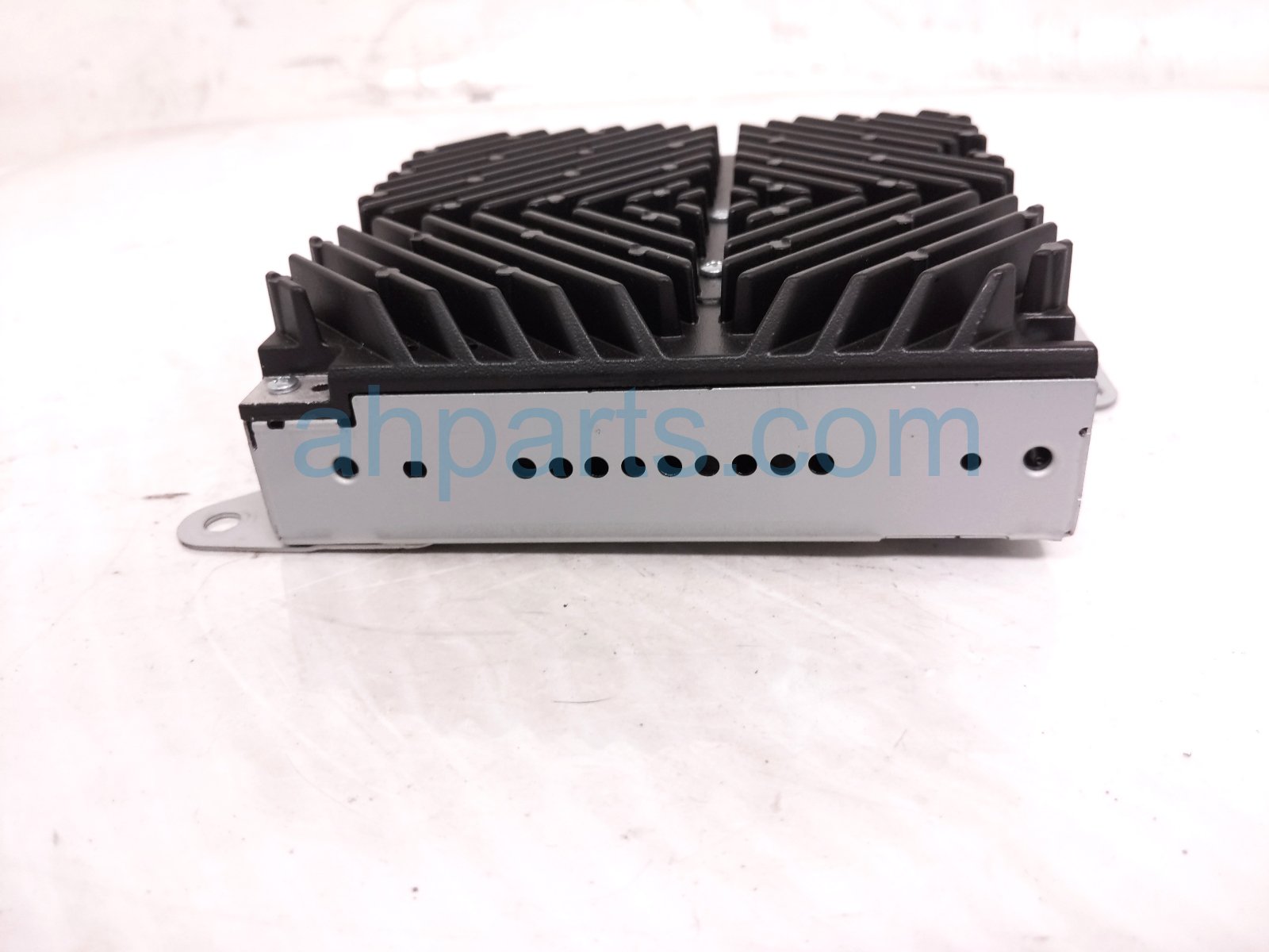2018 Honda Accord Pioneer Audio Amplifier 39186 TVA A01 Replacement 2018 Honda Accord Pioneer Audio Amplifier 39186 TVA A01 Replacement thumbnail