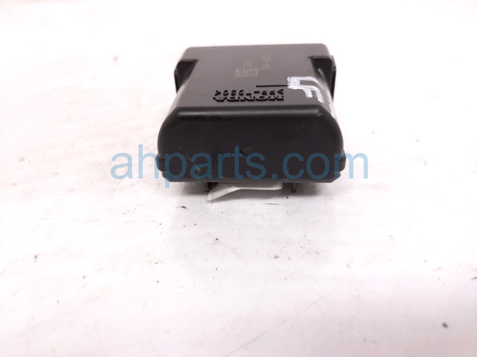 2018 Honda Accord Can Gateway Control Module Unit 38890 TVA A02 Replacement 2018 Honda Accord Can Gateway Control Module Unit 38890 TVA A02 Replacement thumbnail